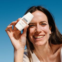 ISDIN® Foto Ultra 100 ACTIVE UNIFY COLOR Fusion Fluid®