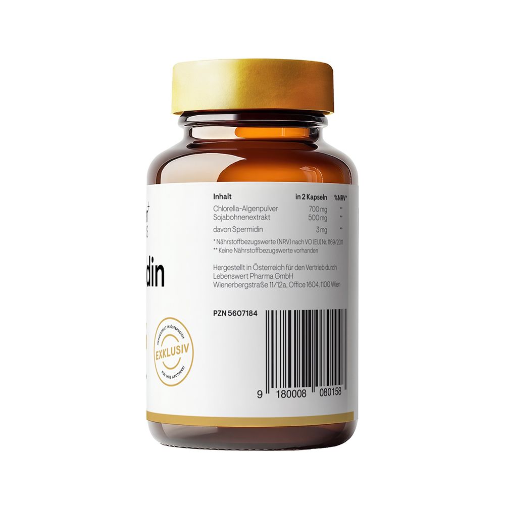 Seitenansicht der Flasche mit Etikett, das Nährwertangaben, Hersteller und Barcode zeigt.