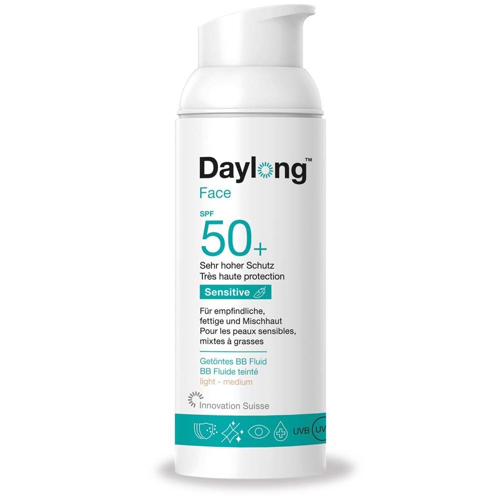 Flacon blanc avec pompe blanche et bouchon bleu. Inscription: Daylong Face SPF 50+.
