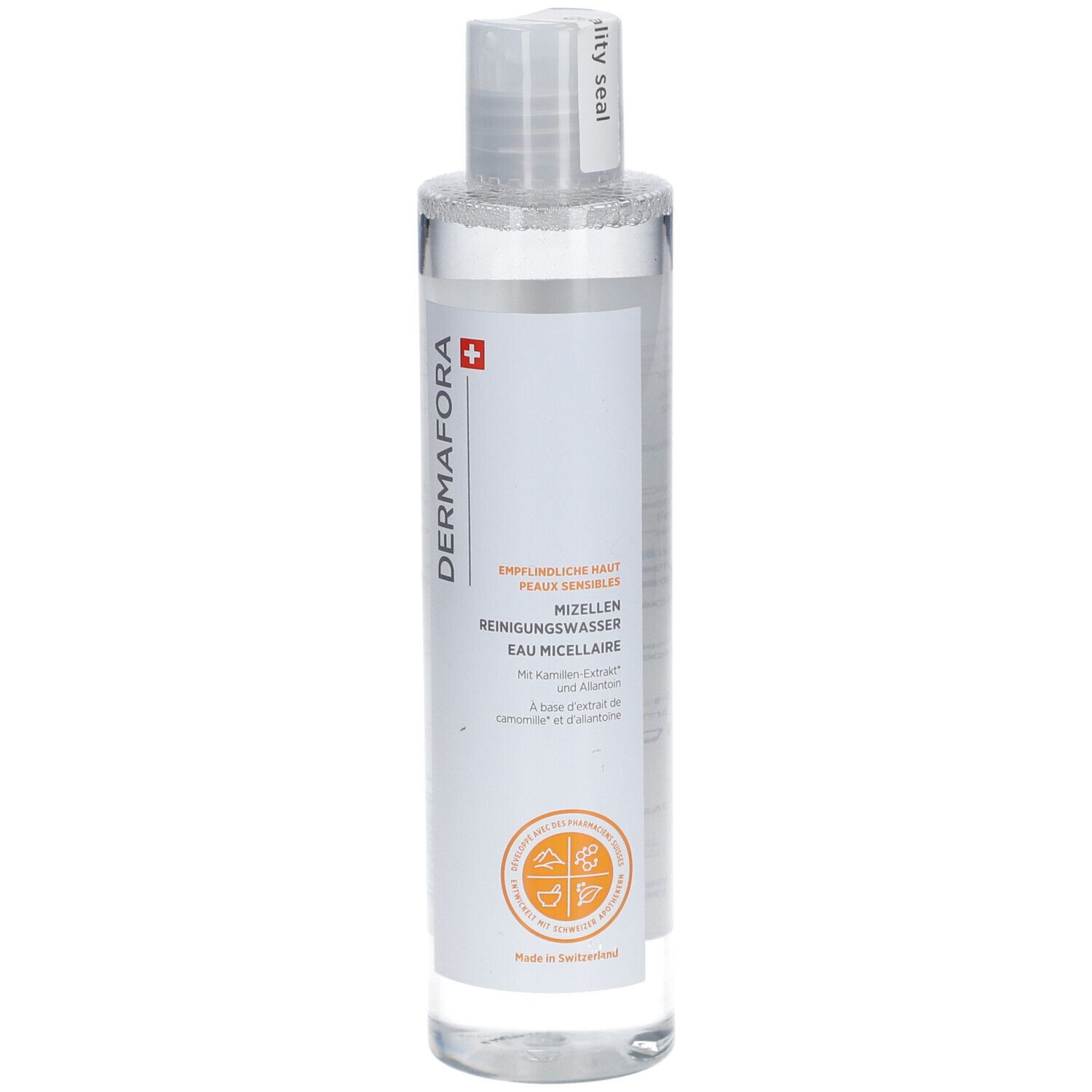 Klare Flasche mit weißem Etikett. Text: DERMAFORA, Mizellen Reinigungswasser, für empfindliche Haut. Schweizer Kreuz.