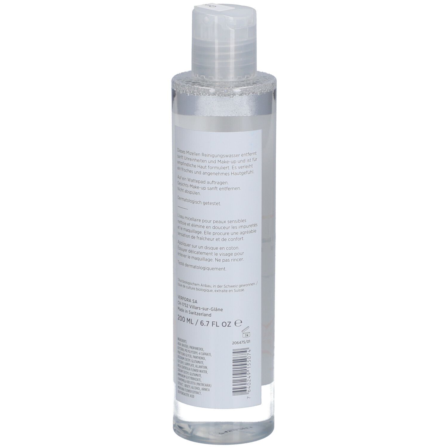 Transparente Flasche mit weißem Etikett. Text. Mizellen Reinigungswasser. 200 ml / 6.7 FL OZ e. Barcode.
