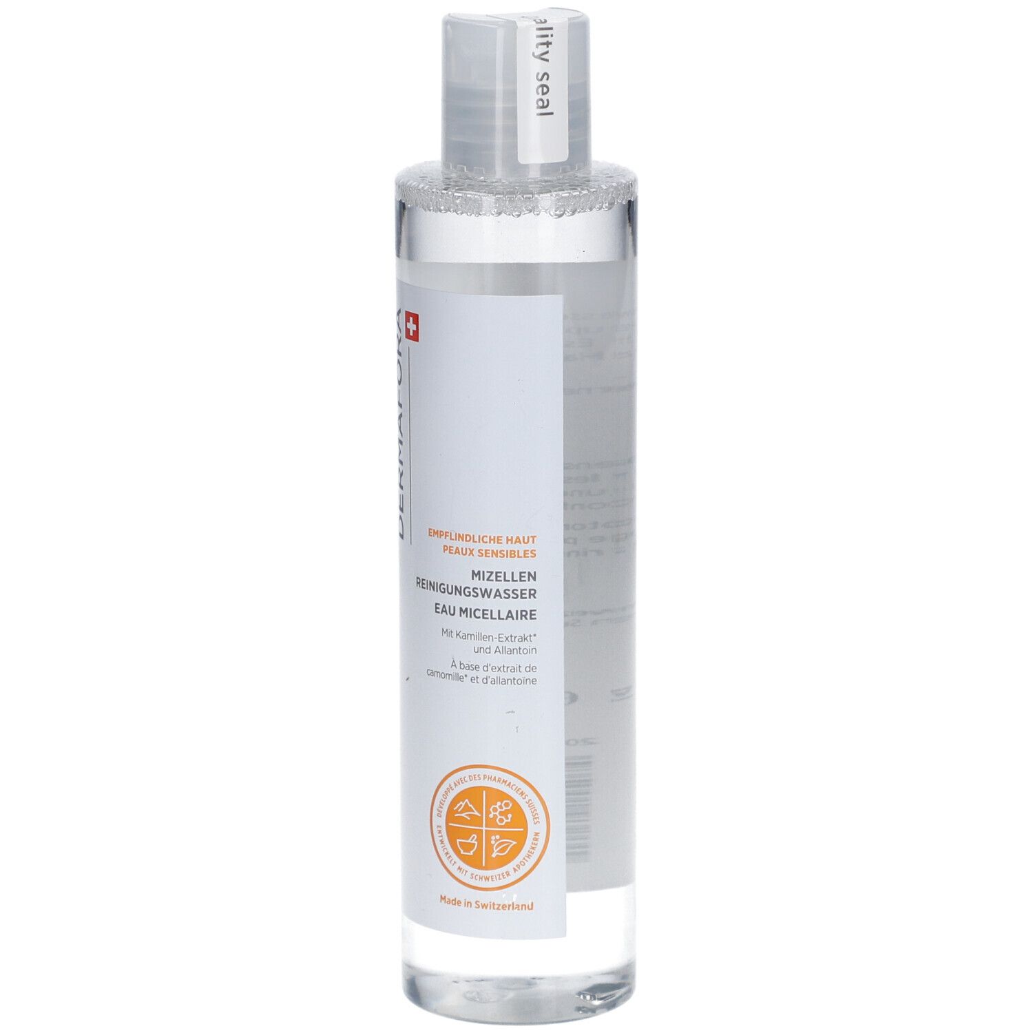 Klare Flasche mit weißem Etikett. Text: DERMAFORA, Mizellen Reinigungswasser, für empfindliche Haut. Schweizer Kreuz.