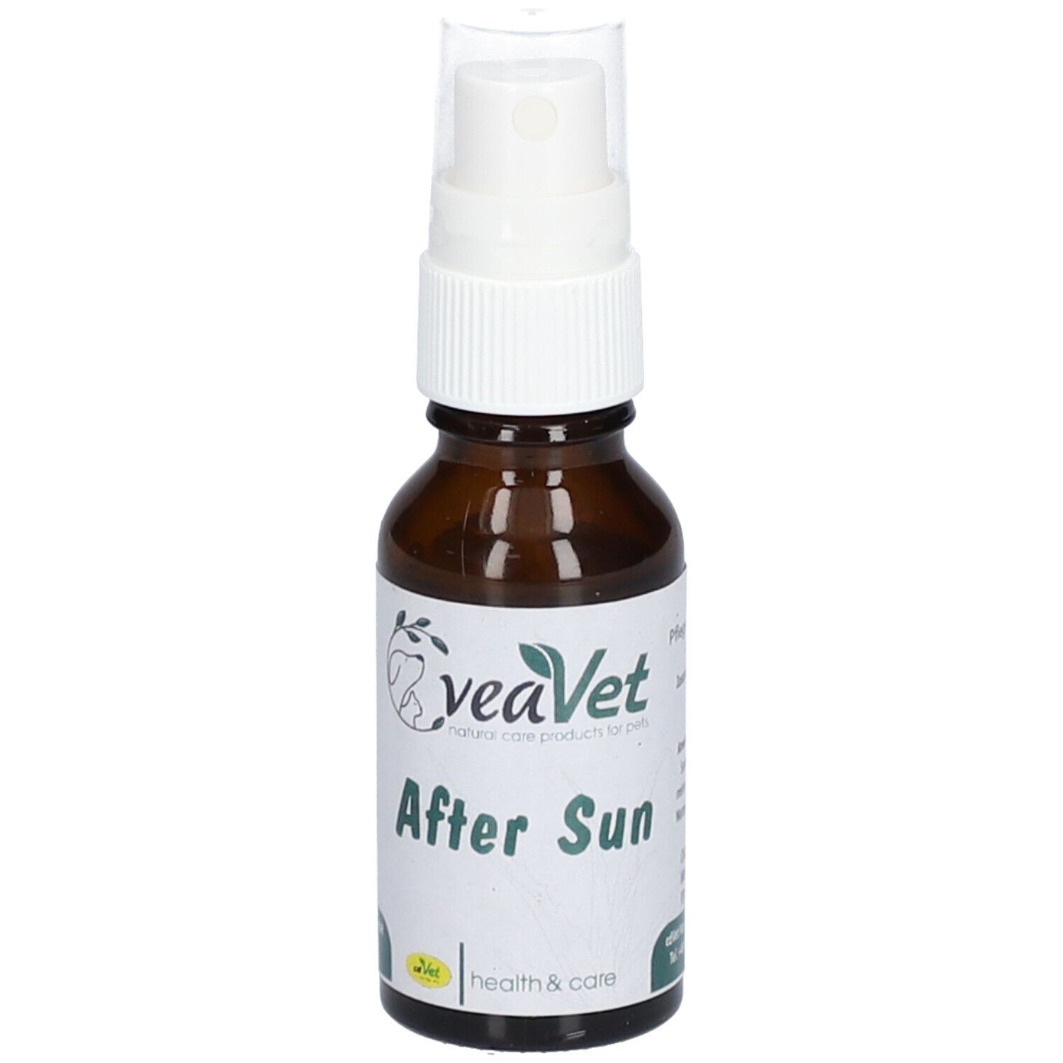 Braune Glasflasche mit weißem Sprühkopf. Etikett mit "VeaVet After Sun".