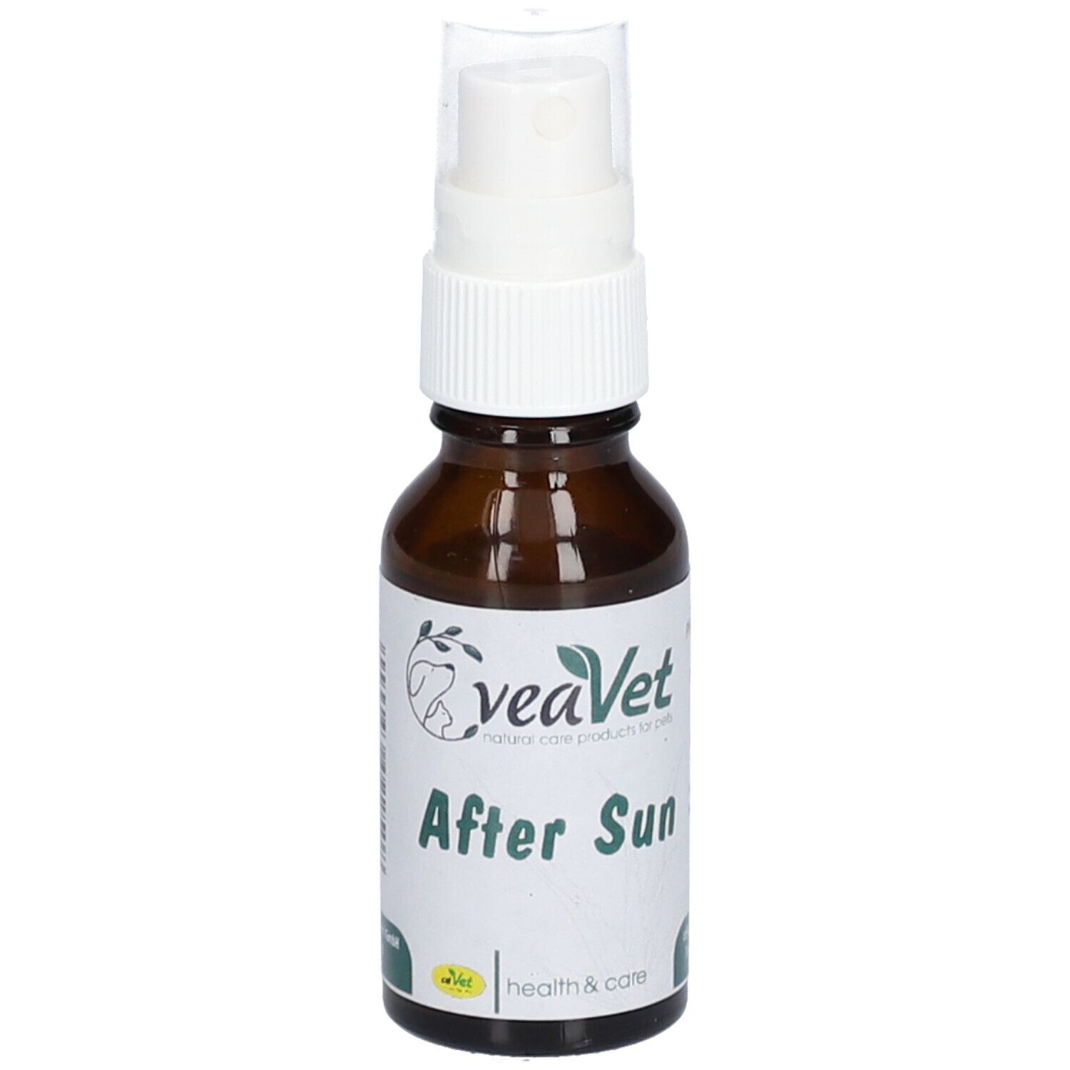 Braune Glasflasche mit weißem Sprühkopf. Etikett mit "VeaVet After Sun".