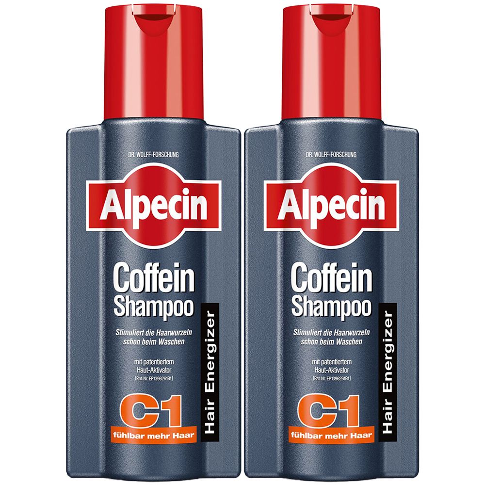 Deux flacons de shampooing Alpecin Coffein. Flacons gris foncé avec bouchon rouge. Inscription blanche Alpecin, Coffein Shampoo. Inscription noire Hair Energizer.