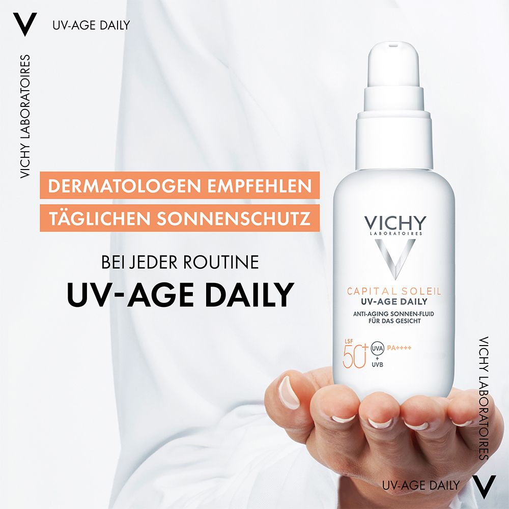 Frau hält eine Flasche. Text: UV-AGE DAILY, Dermatologen empfehlen täglichen Sonnenschutz.