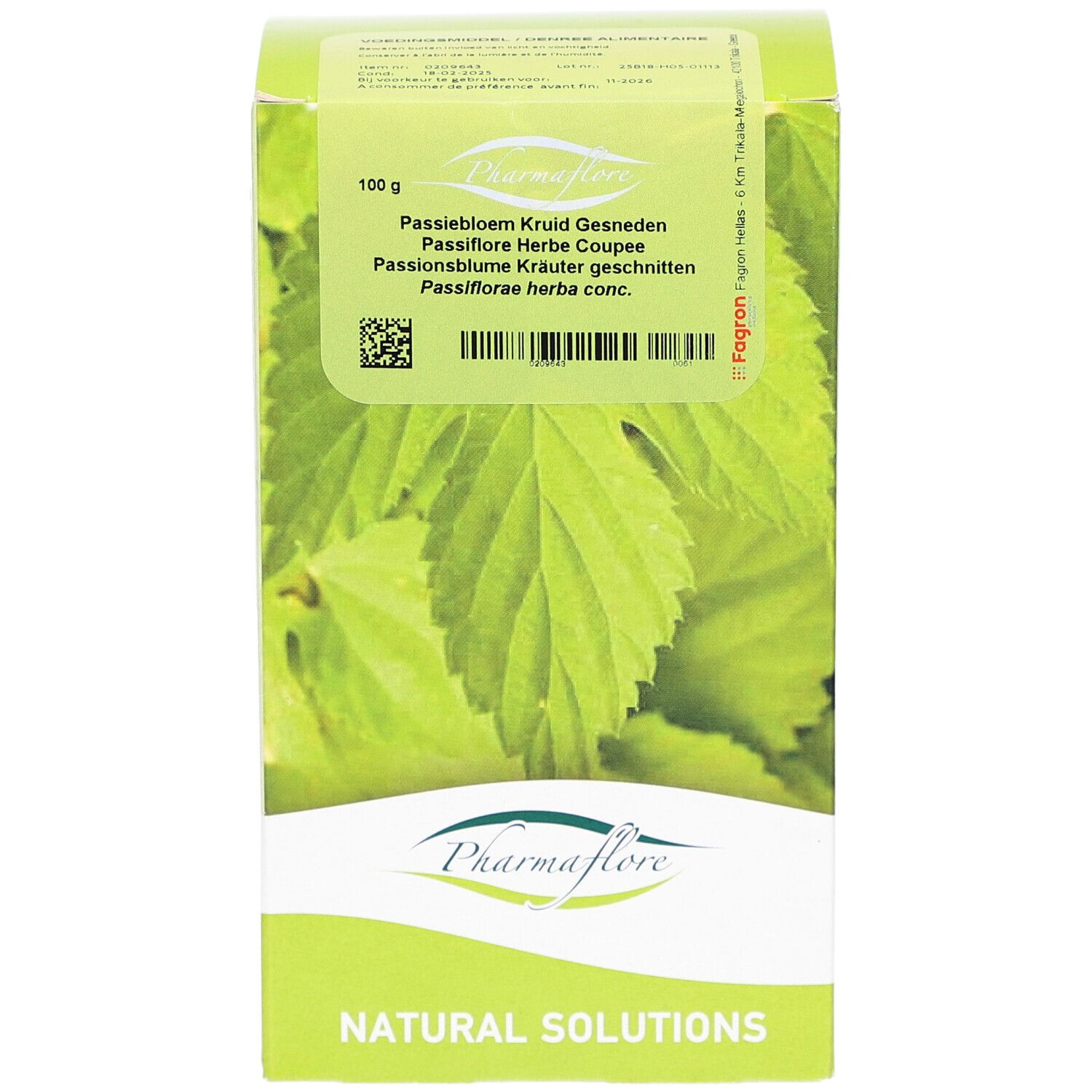 Grüne Schachtel mit Blättern und Text. Pharmaflore-Logo unten. Text: Passiebloem Kruid Gesneden, Passiflore Herbe Coupée.