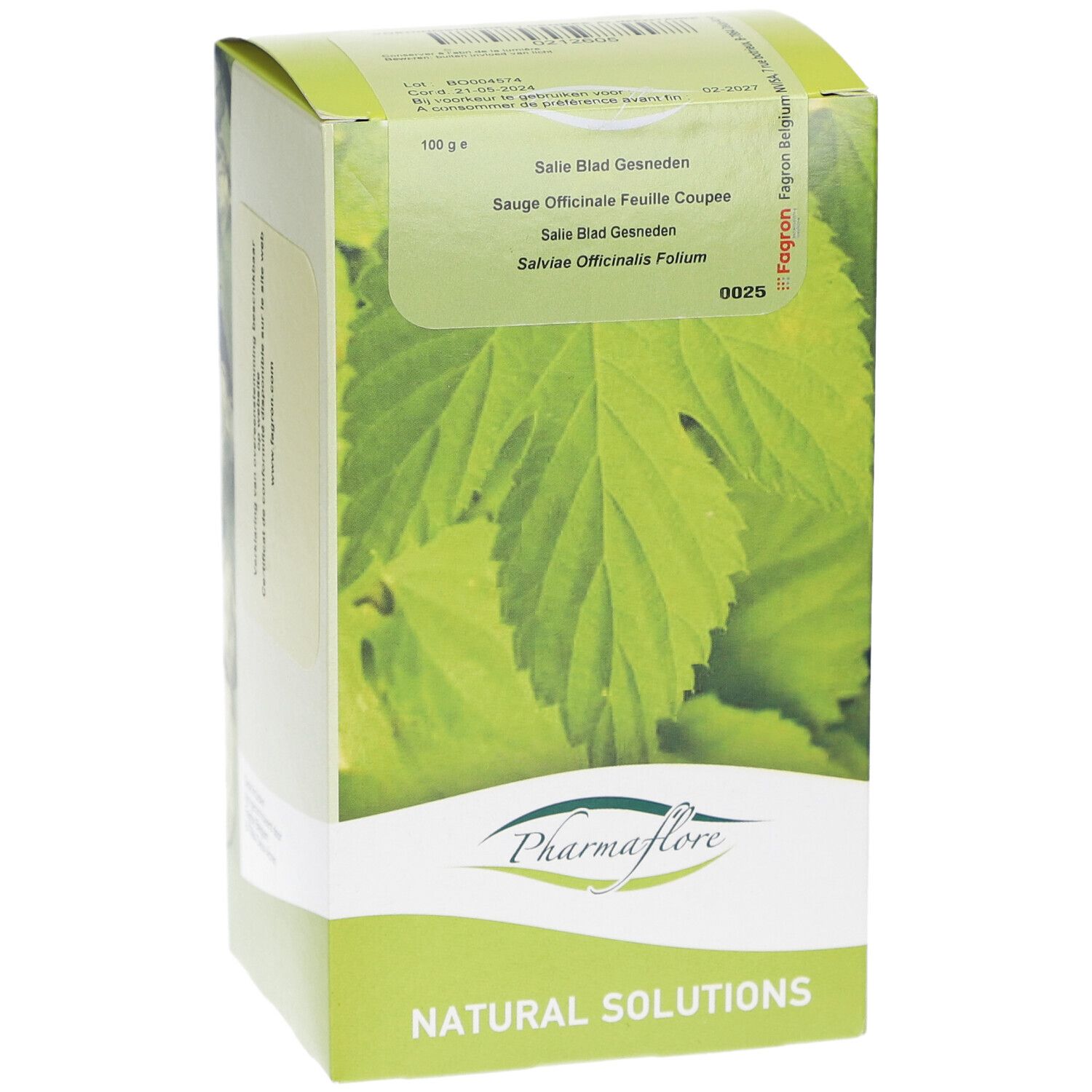Schrägansicht der Kartonverpackung. Aufschrift: Pharmaflore, Salie Blad Gesneden, 100 g. Grünes Design.