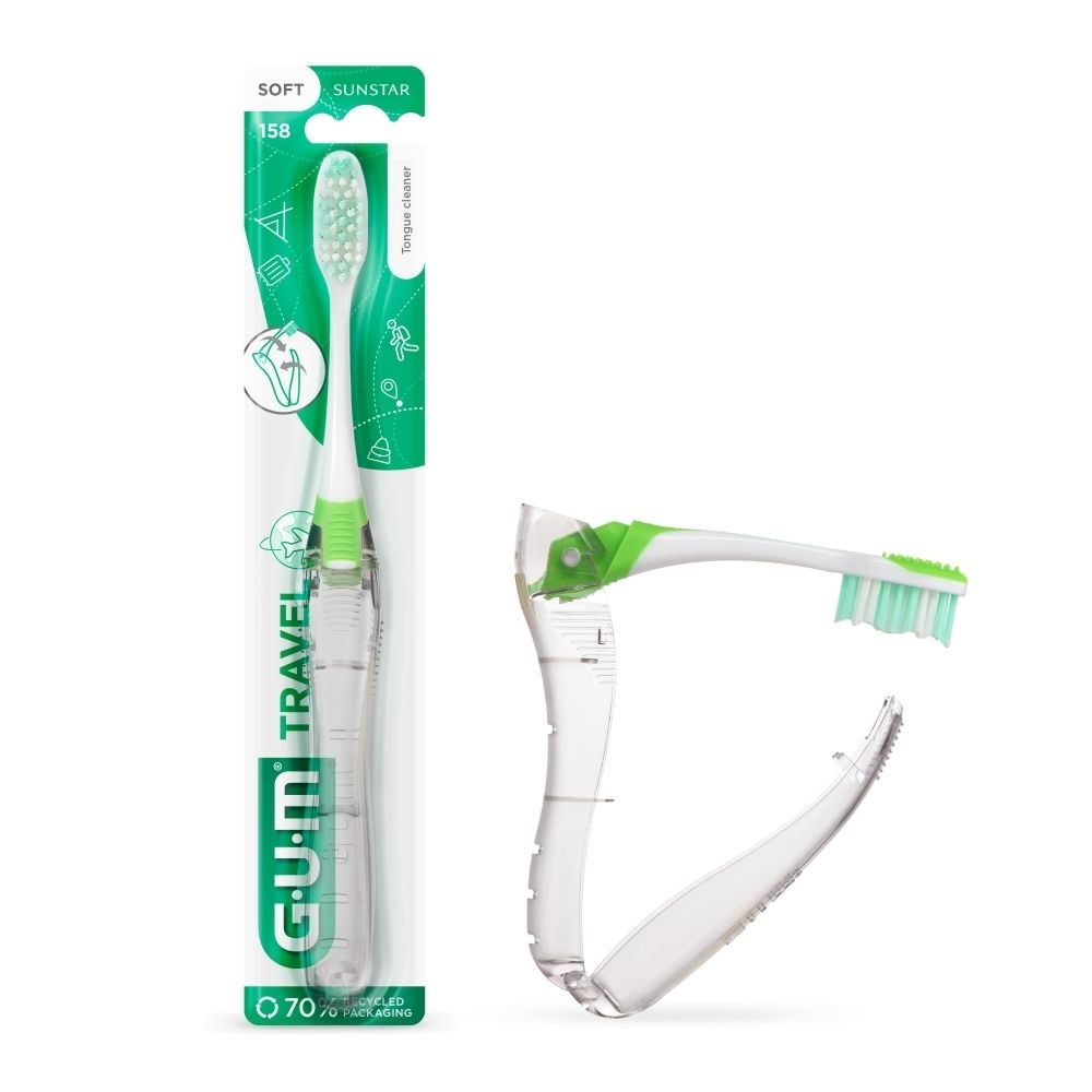 Brosse à dents dans son emballage. Pliable. G.U.M. Travel. Soies souples. Sunstar. Emballage transparent.
