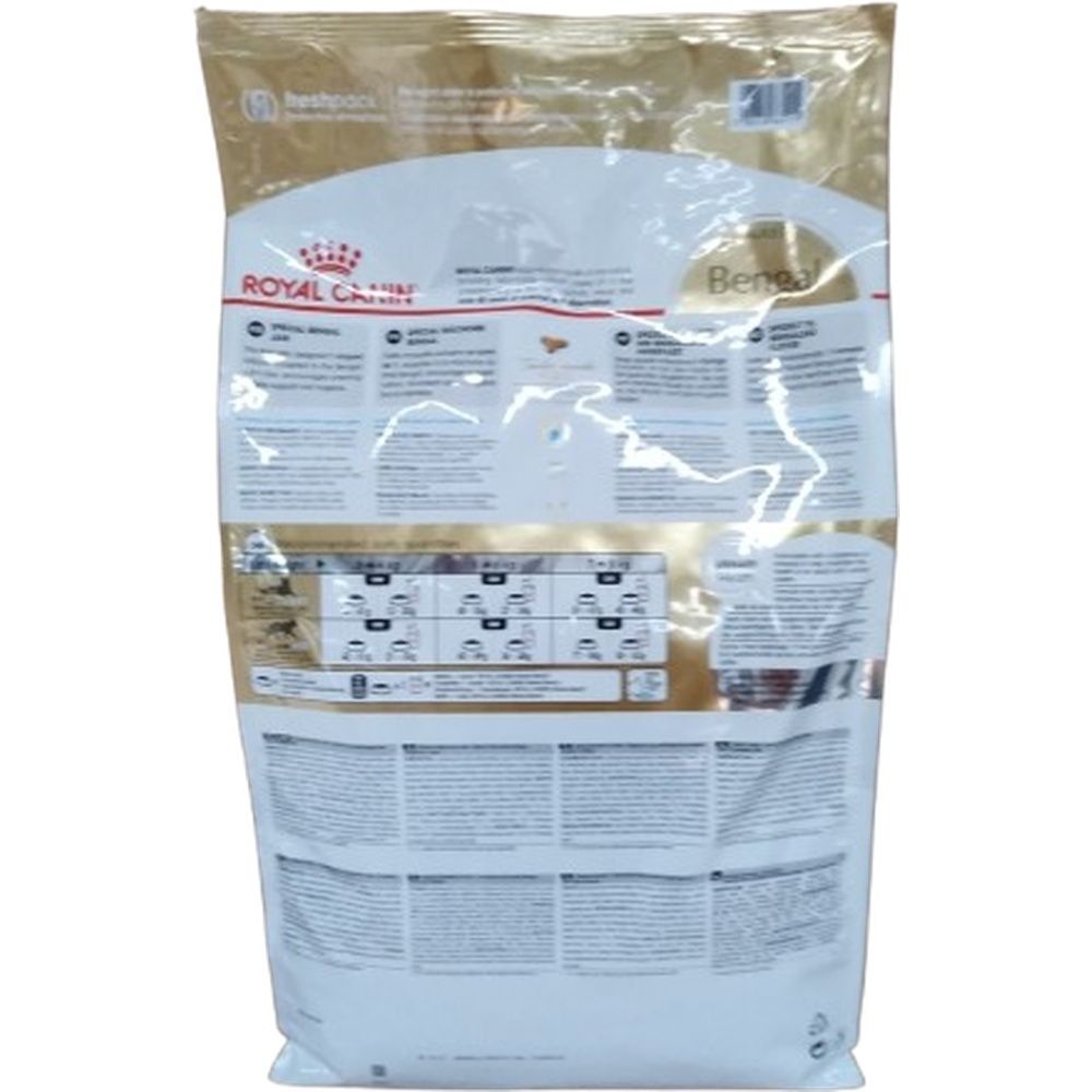 Rückseite eines Royal Canin Bengal Adult 10kg Katzentrockenfutter-Sacks mit Nährwertangaben.