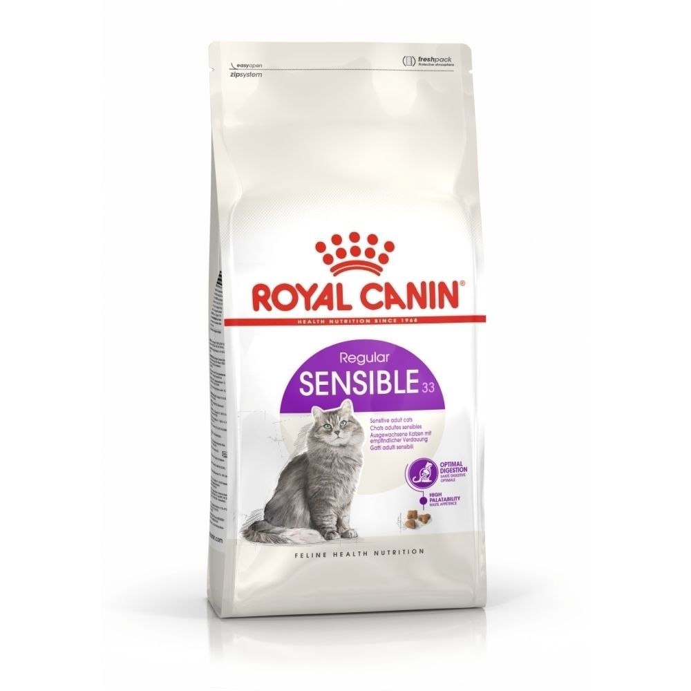 Weiße Packung Royal Canin Sensible Katzenfutter mit Bild einer Katze und Produktinformationen.