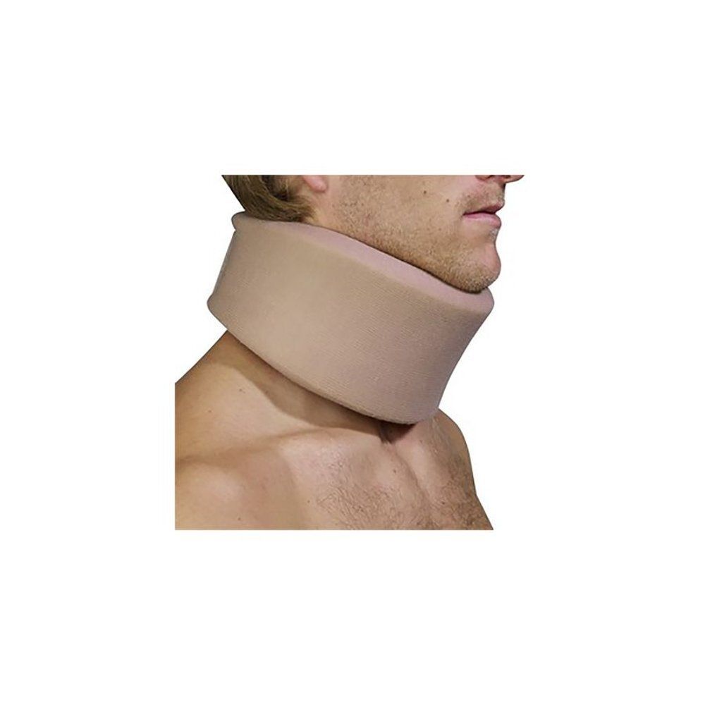 Collier cervical beige porté par une personne. Le produit entoure le cou. La personne est torse nu.