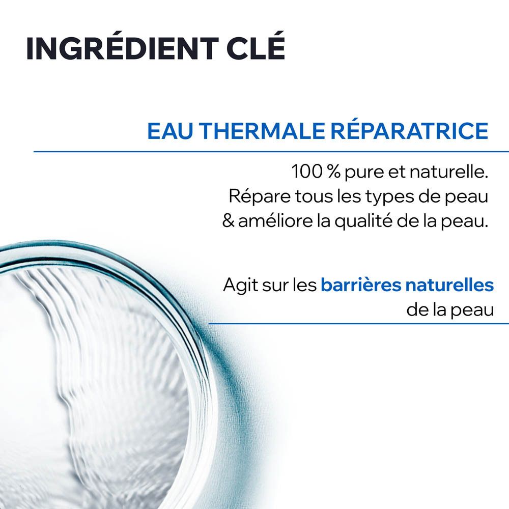 Klares Wasser in einem Glasbehälter, daneben Text über Thermalwasser.