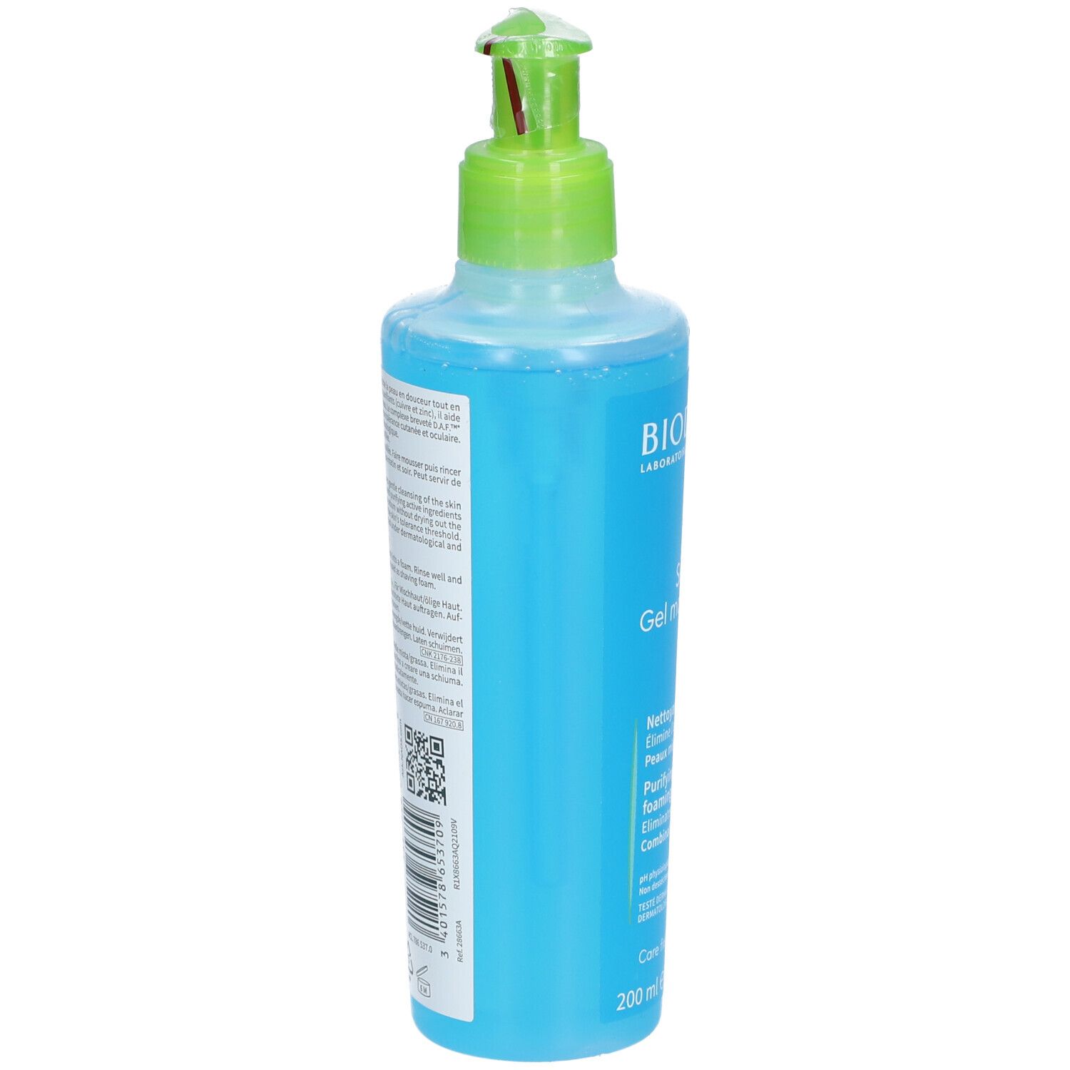Blaue Flasche mit grünem Pumpkopf. Auf der Seite Text und QR-Code. Produktname: BIODERMA Sébium Gel moussant.