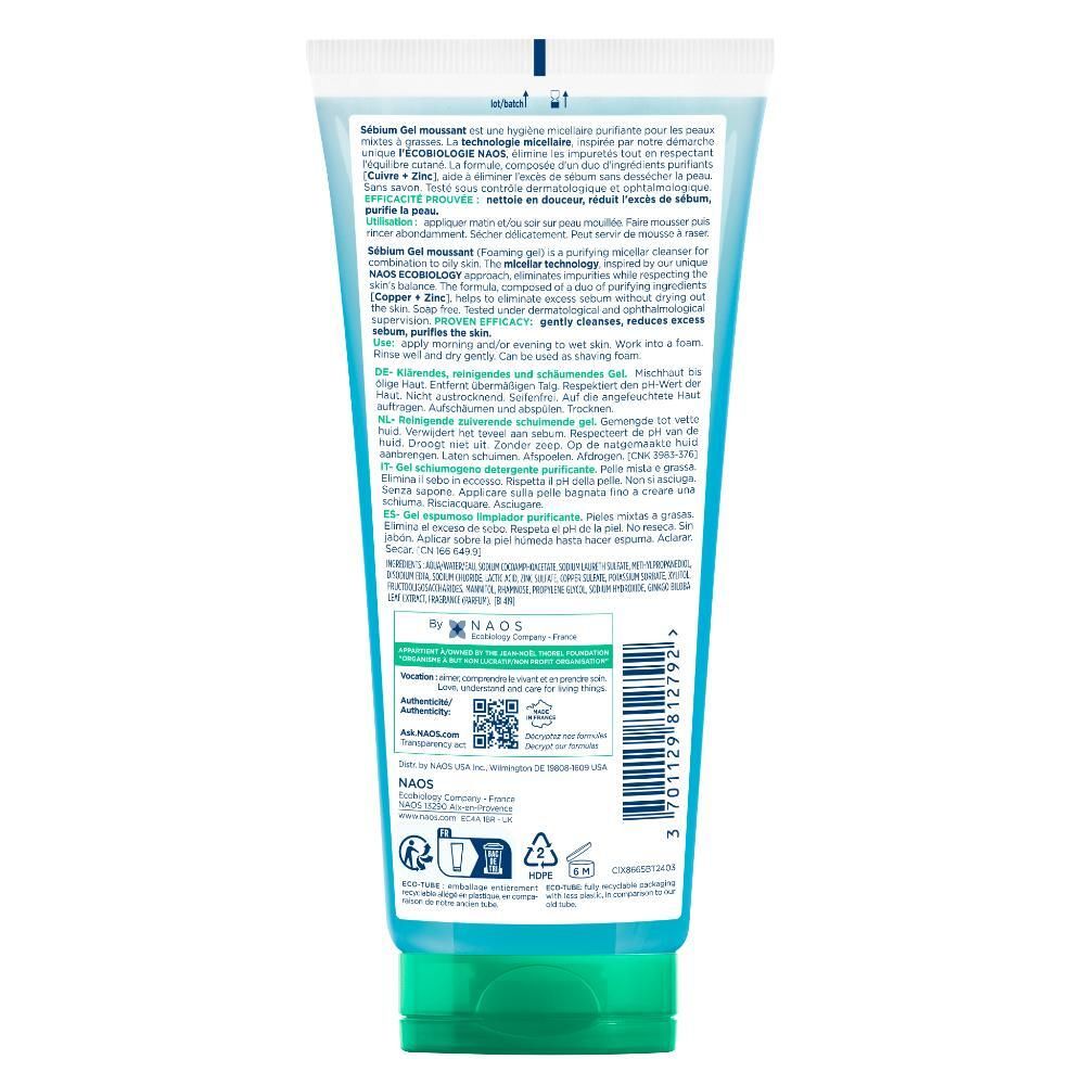 Dos du tube bleu avec bouchon vert. Texte multilingue et code QR. Nom du produit : Sébium Gel moussant.