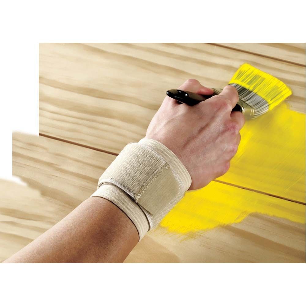 3M™ Futuro™ Handgelenkbandage. Beige. Verpackung mit Produkt und Hand. Text: Handgelenkbandage anpassbar.