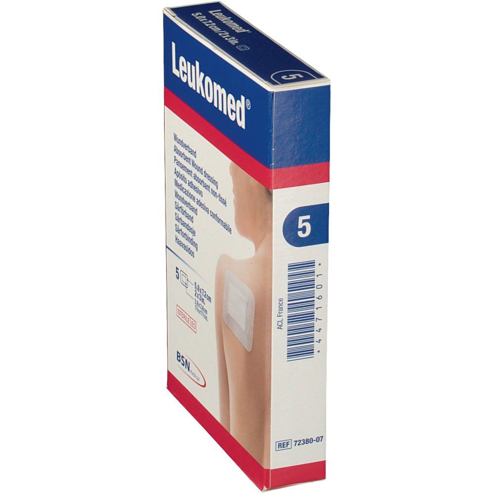 Seitenansicht der Leukomed Wundverband-Verpackung. Zeigt einen Verband auf einer Schulter. Enthält 5 Verbände.