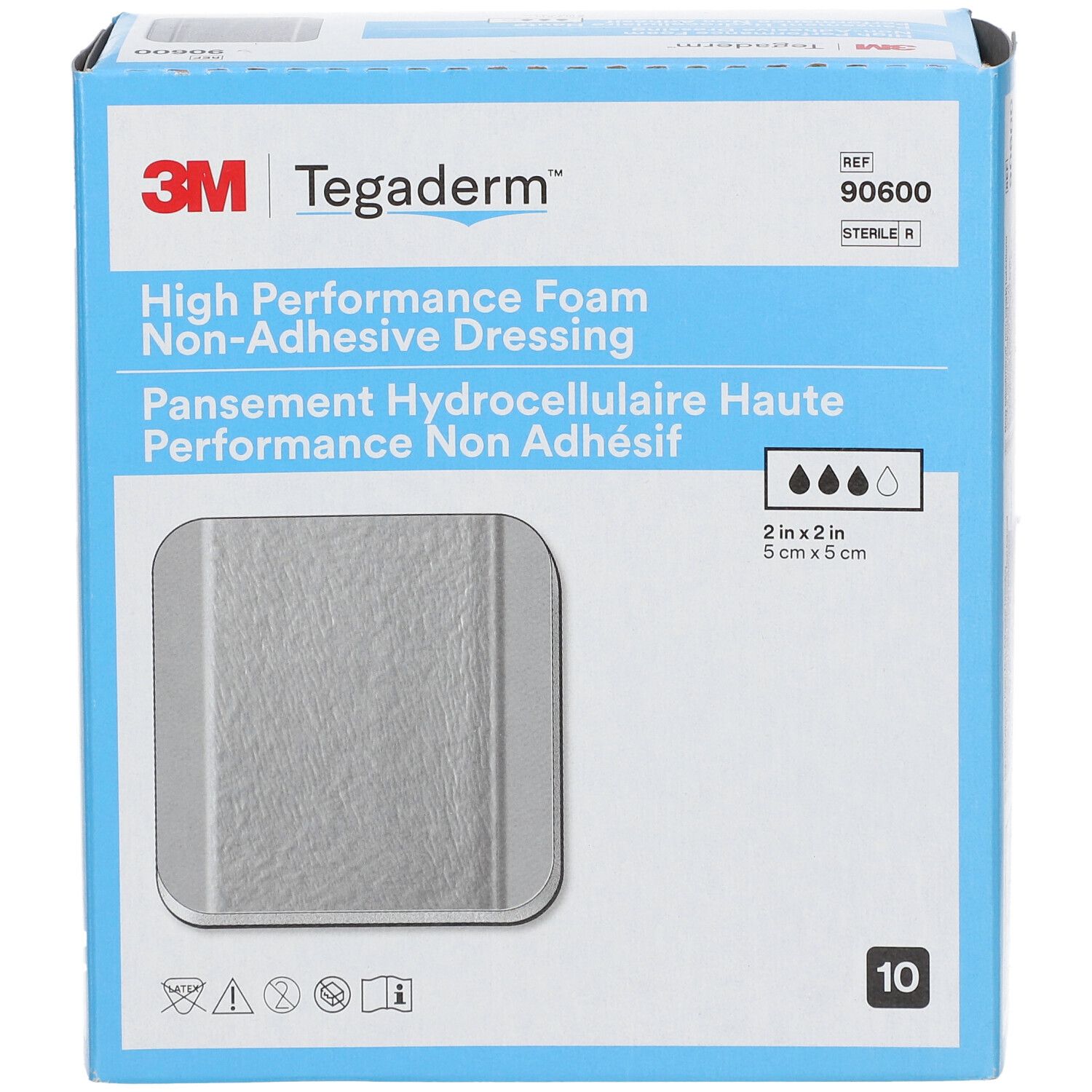 Karton mit 3M Tegaderm Schaumverband. Enthält 10 sterile Verbände. Größe: 5cm x 5cm. Aufdrucke: Produktname, Referenznummer, Abbildungen.