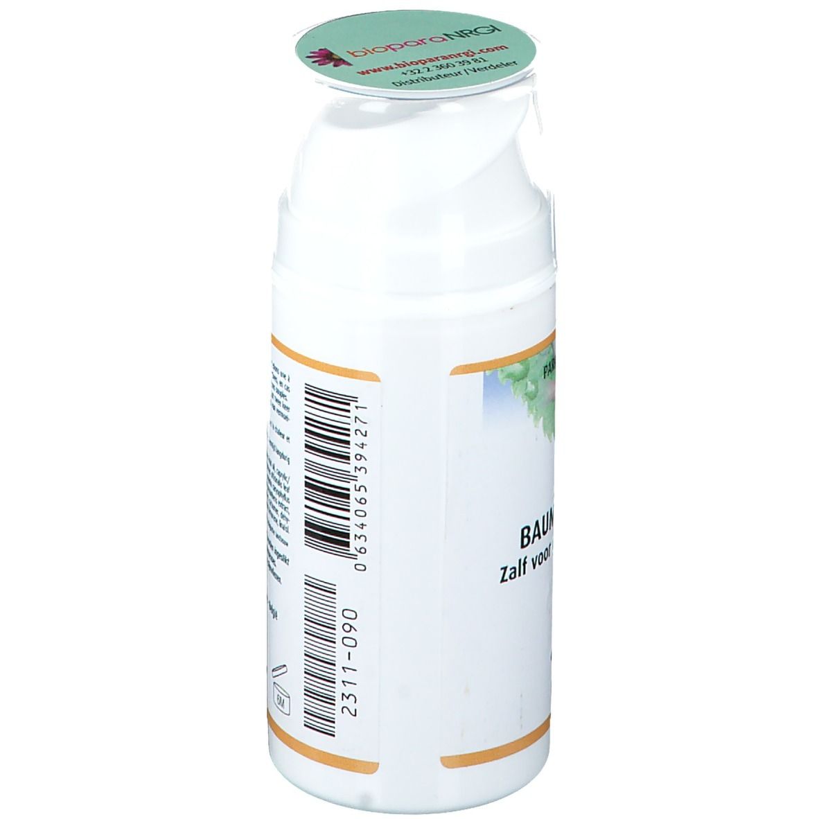 Weiße Flasche, schräge Seitenansicht. Text auf Etikett. Deckel mit Logo. Barcode.