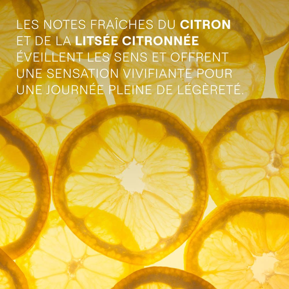 Tube vert avec bouchon blanc. Inscription: WELEDA, Refresh, Shower Cream. Illustration de paysage avec personnes à vélo.