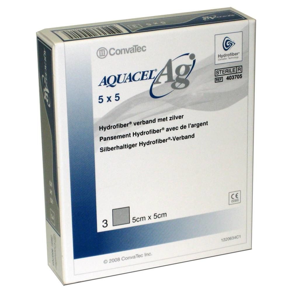 Boîte de pansements AQUACEL Ag. Inscription: 5 x 5, STERILE R, marquage CE. Contient 3 pièces de 5cm x 5cm.
