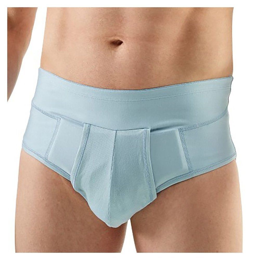 Slip herniaire bleu clair pour homme. Zone renforcée à l'avant, large ceinture. Vue de face, jusqu'à la taille.