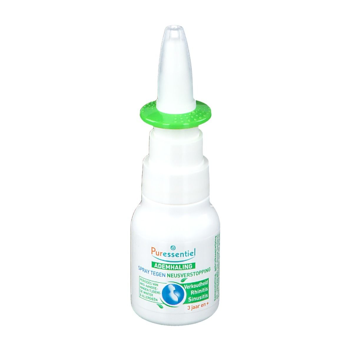 Spray nasal blanc avec anneau vert. Nom et logo du produit sur l'étiquette. Inscription : Atemhalung Spray tegen Neusverstopping.