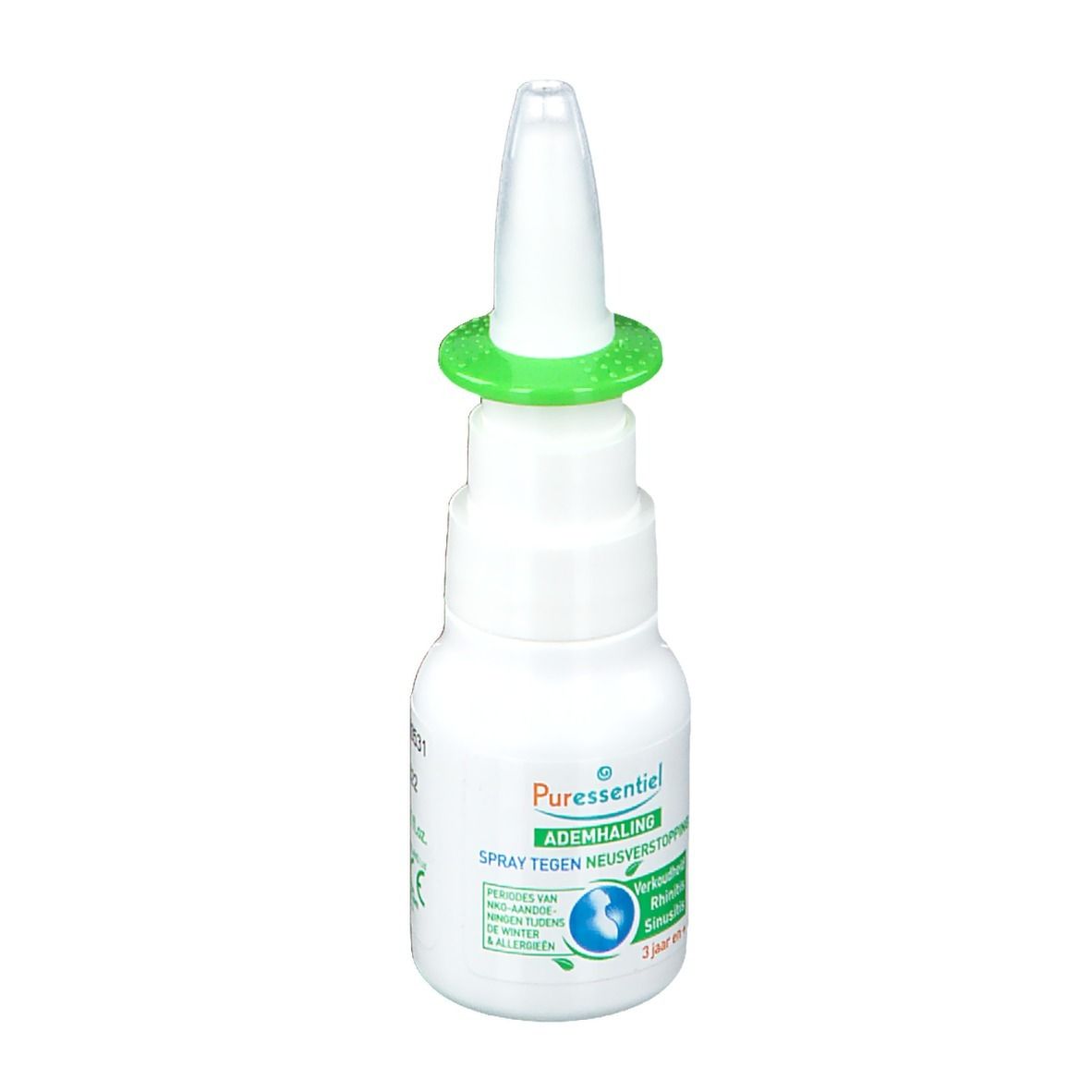 Spray nasal blanc avec anneau vert. Nom et logo du produit sur l'étiquette. Inscription : Respiratoire Spray nasal décongestionnant.