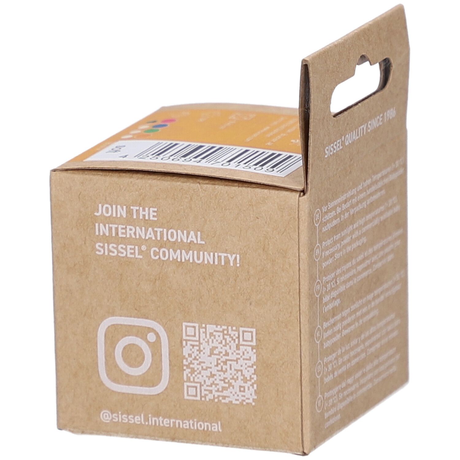 Kartonverpackung für Sissel Press-Ball. Aufdruck: Join the International Sissel Community, Instagram-Logo, QR-Code.