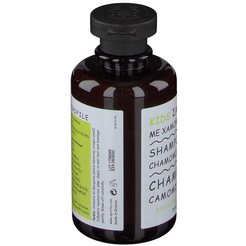 Apivita Kids Shampoing. Flasche mit Aufschrift: Kamille Shampoo. Haltbarkeitsdatum. Hergestellt in Griechenland.