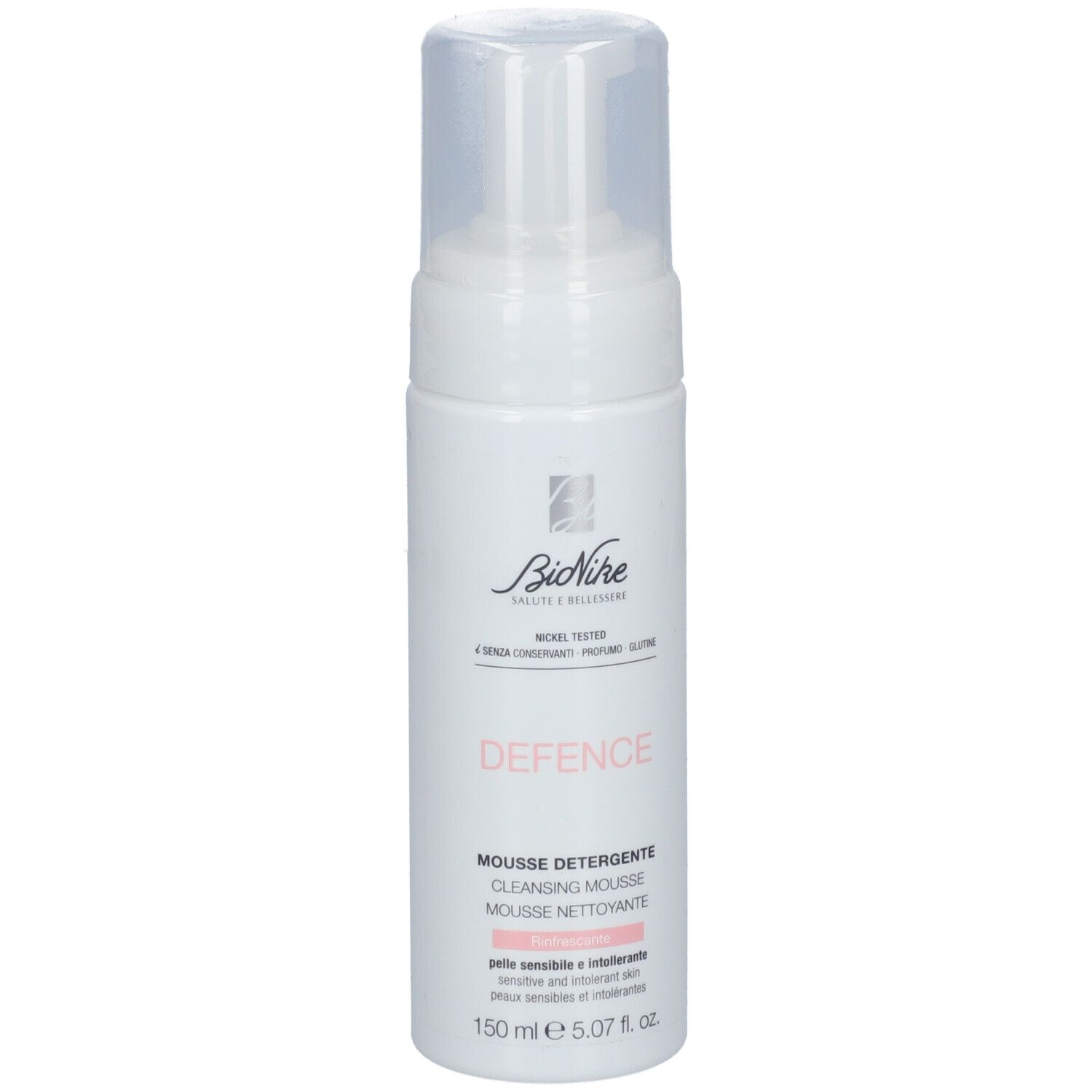 Weiße Flasche mit Sprühkopf. Aufschrift: BioNike, DEFENCE, Mousse nettoyante. Für empfindliche Haut.