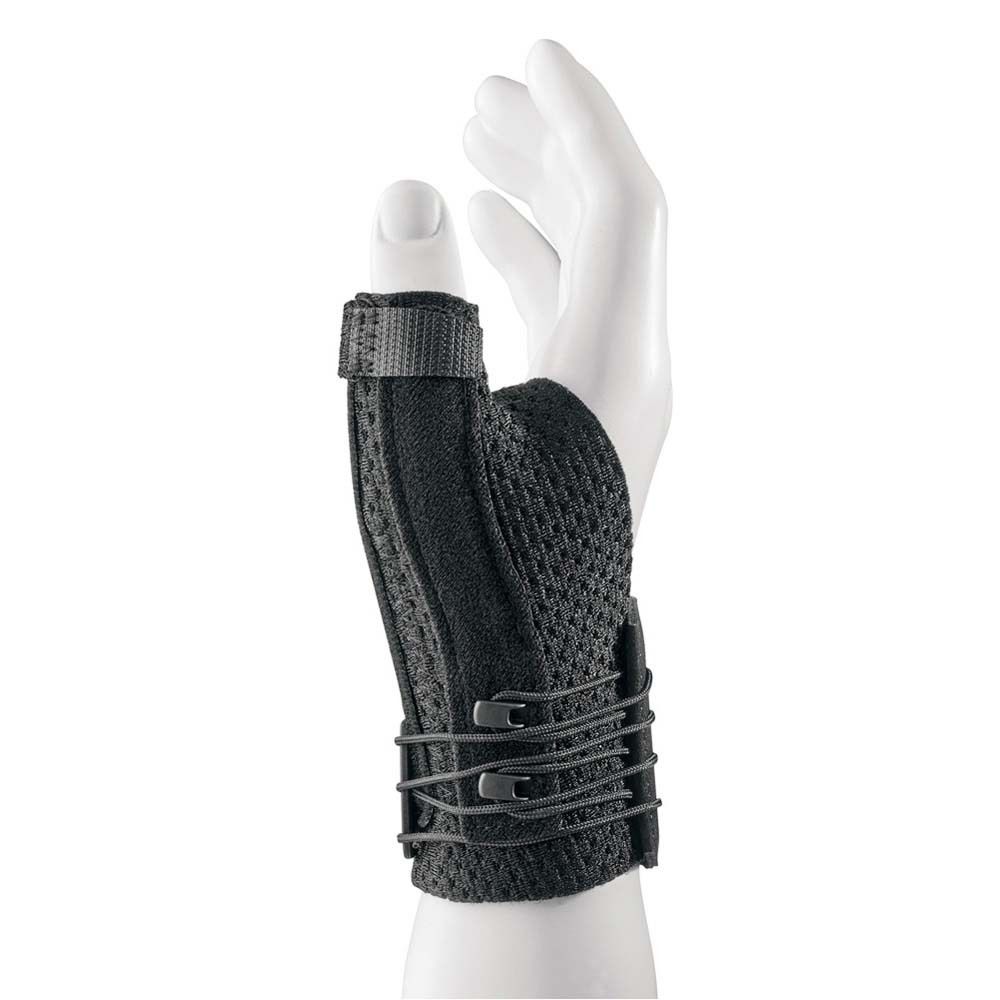 3M™ FUTURO™ Deluxe Daumen-Schiene L/XL. Schwarze Daumenbandage, Hand mit Smartphone. Verpackung.