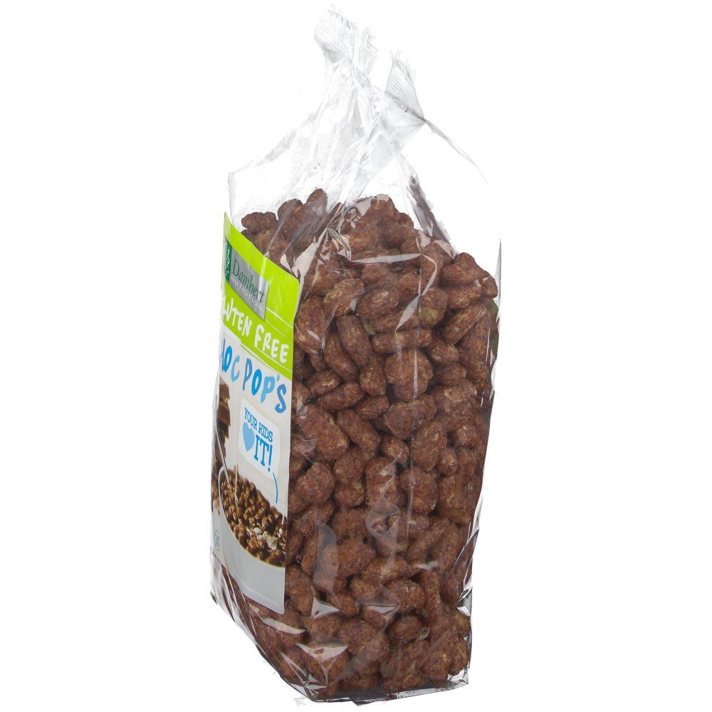 Ansicht von der Seite einer transparenten Tüte mit glutenfreien Choc Pops. Die Tüte ist gefüllt mit braunen, unregelmäßig geformten Cerealien.