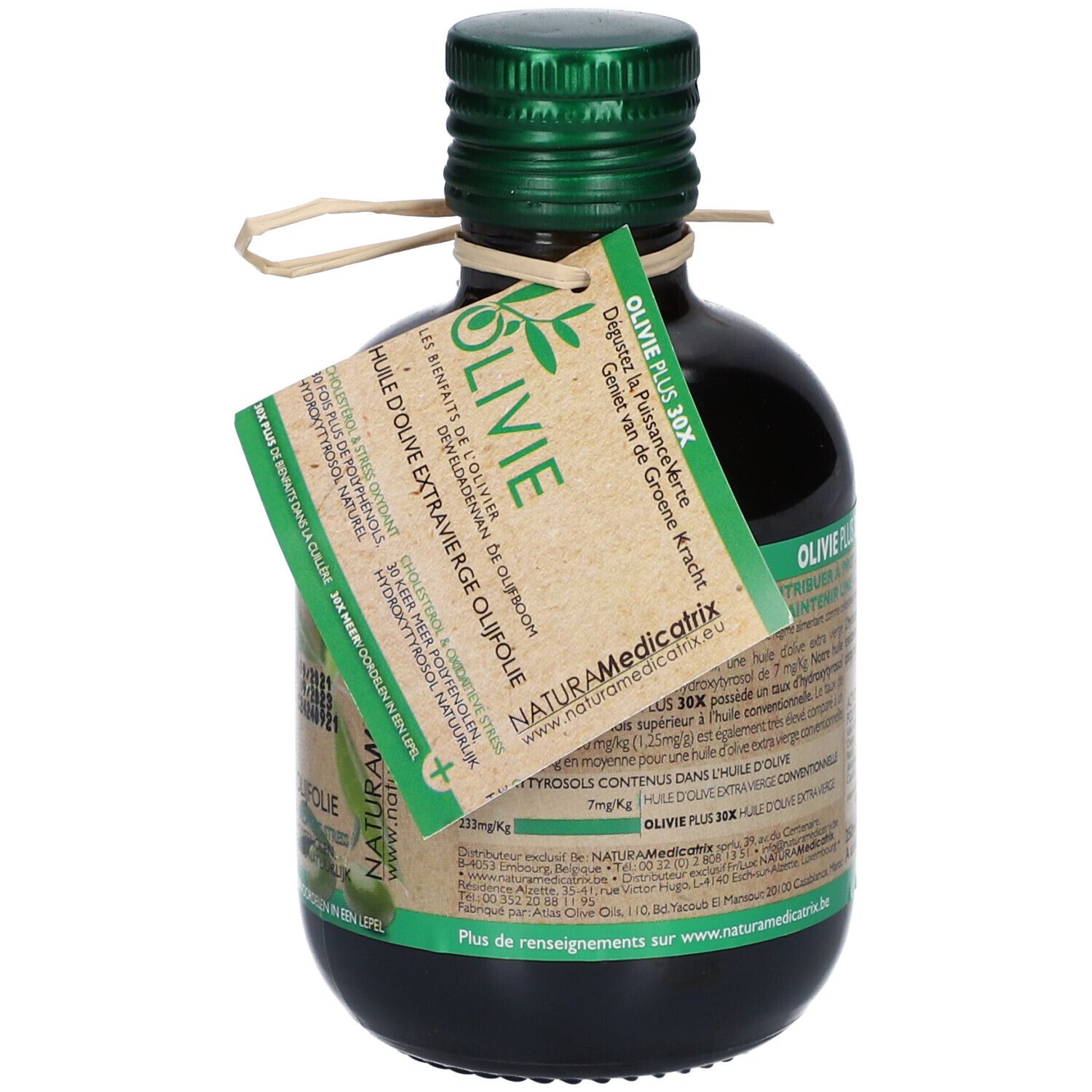 Bouteille en verre vert d'huile d'olive. Étiquette avec informations produit et marque Olivie. Bouchon vert-brun et étiquette en papier.