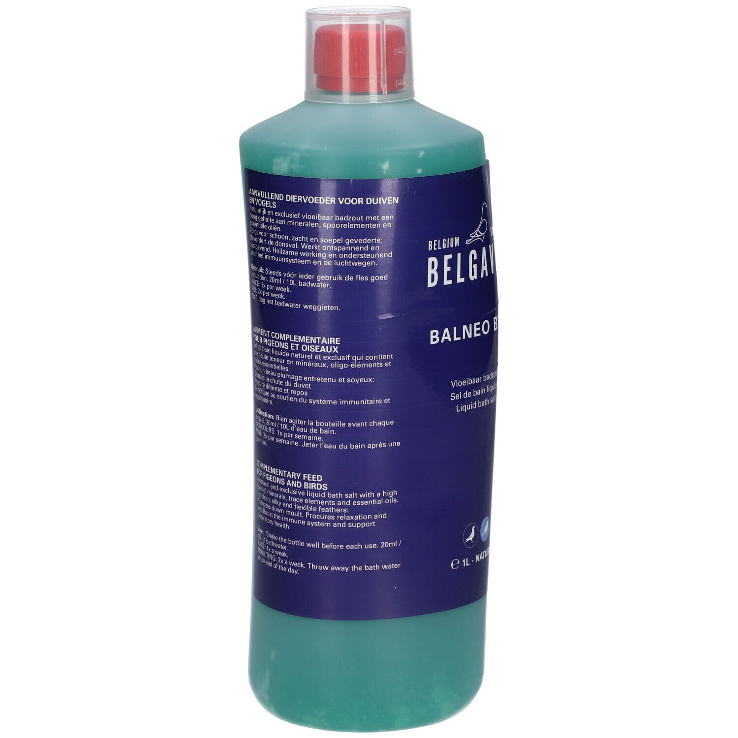 Flasche mit flüssigem Bad Salz. Blaues Etikett mit Produktnamen und Text in mehreren Sprachen. Roter Deckel.