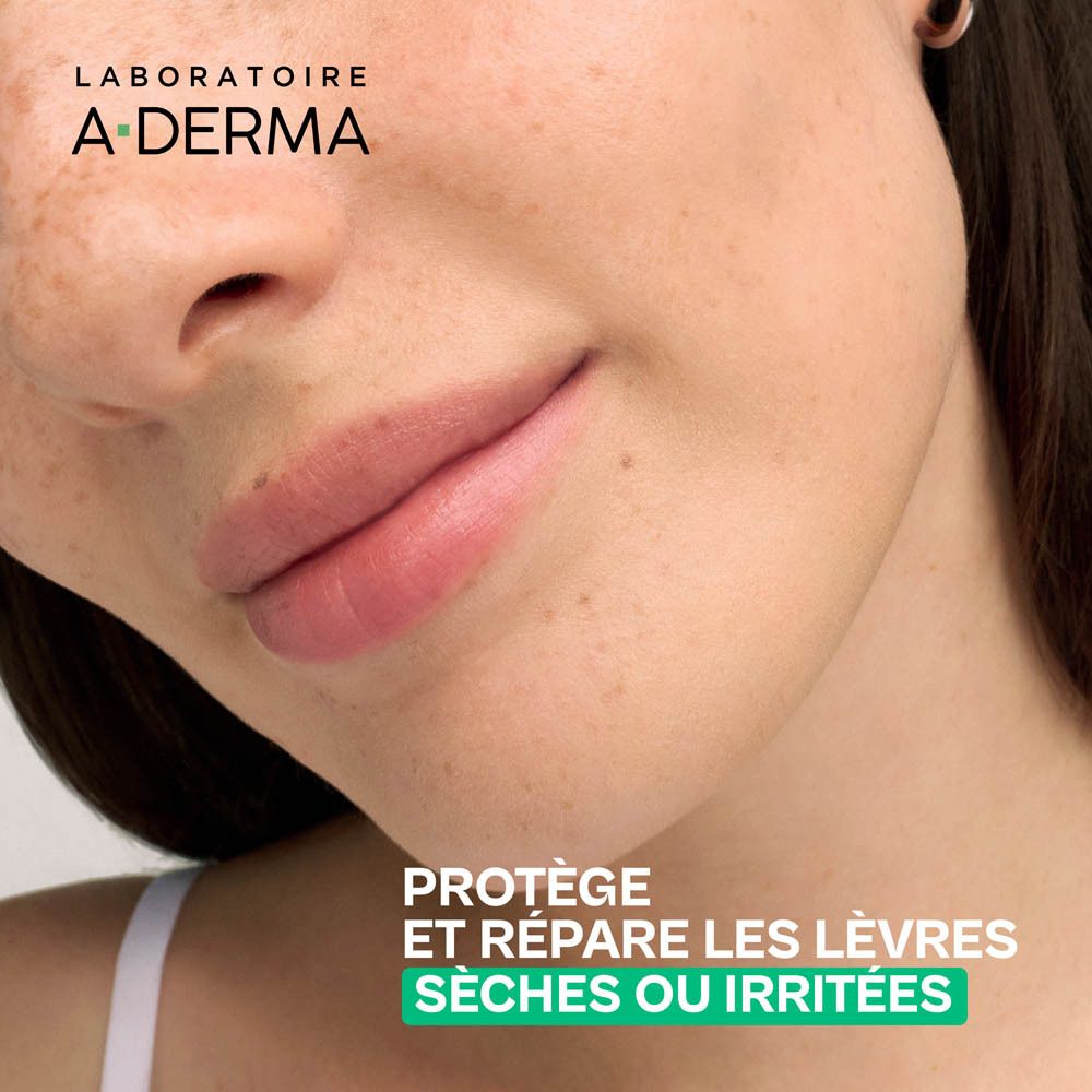 Stick à lèvres A-Derma, blanc, texte. Texte: Pierre Fabre, Dermo-Cosmétique.