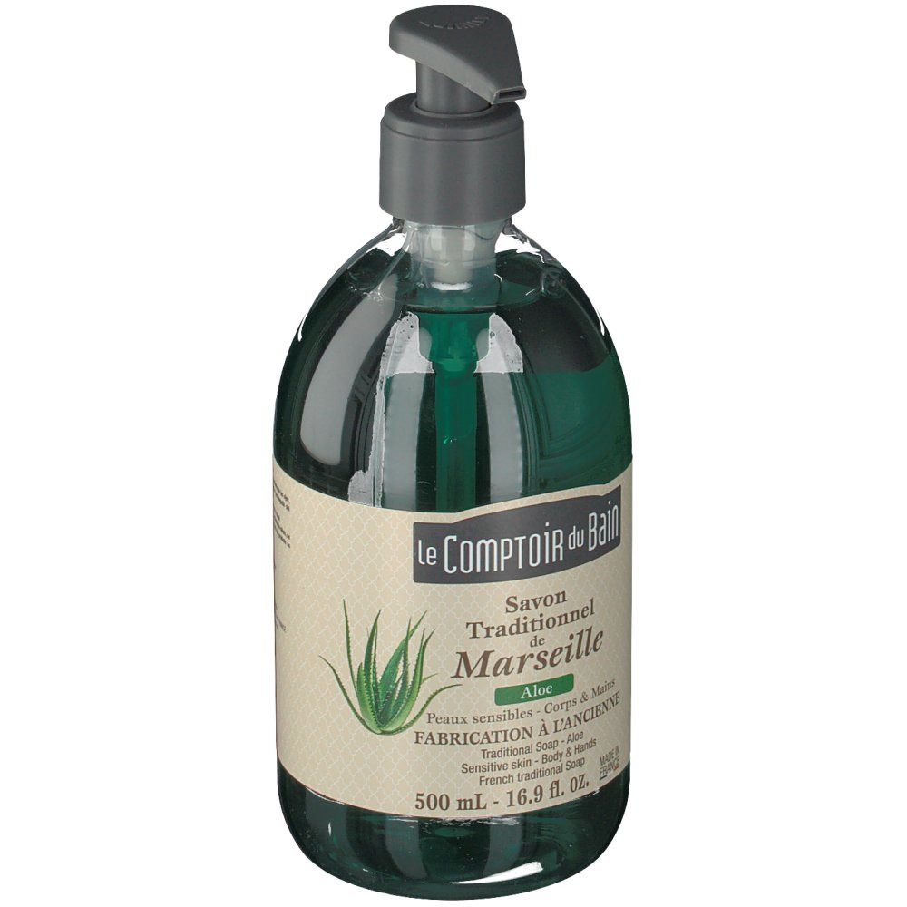 Flacon de savon liquide vert avec pompe. Inscription: Le Comptoir du Bain, Savon de Marseille, Aloe. 500 ml.