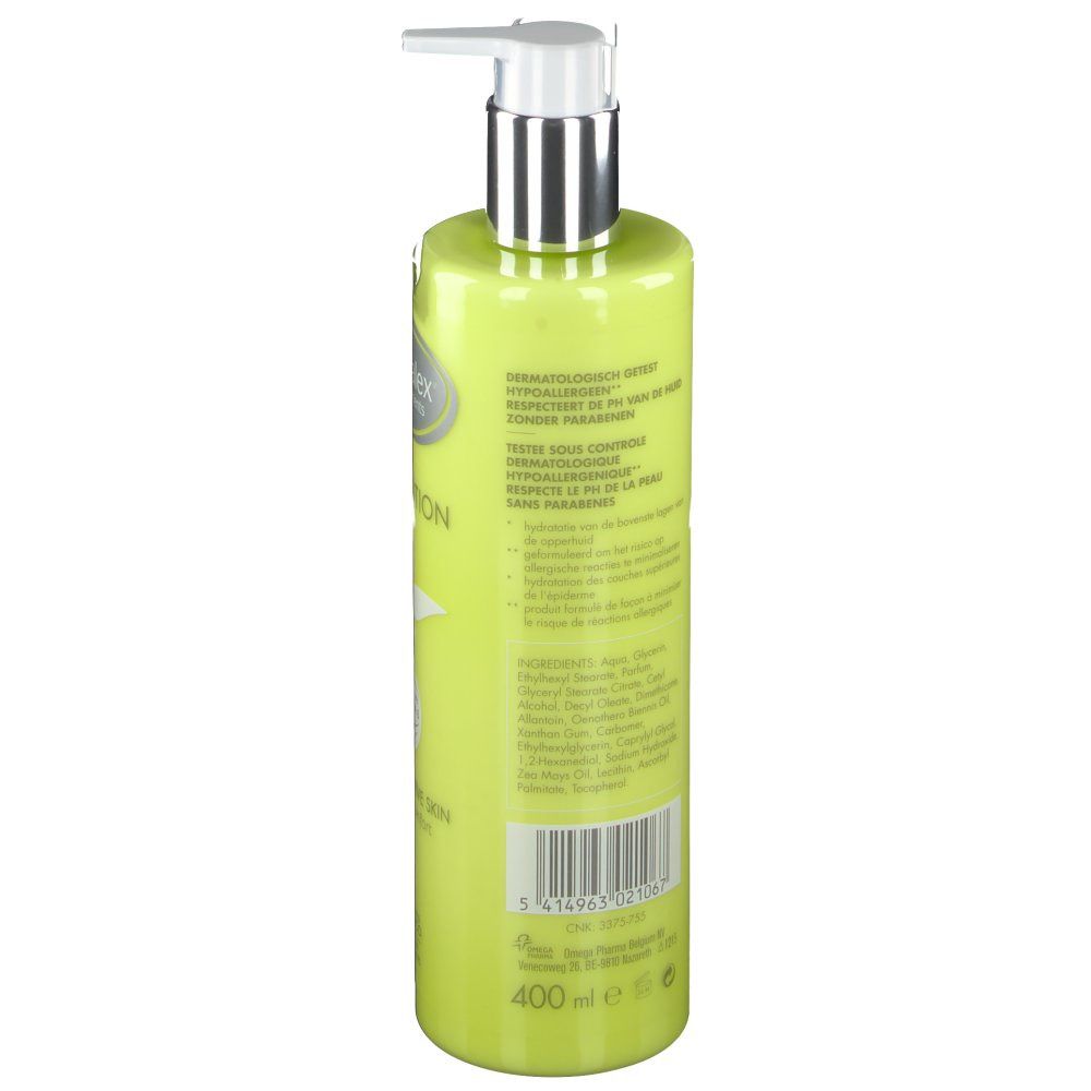Rückseite der grünen Flasche mit silbernem Pumpkopf. Text in mehreren Sprachen. Inhaltsstoffe und Informationen.