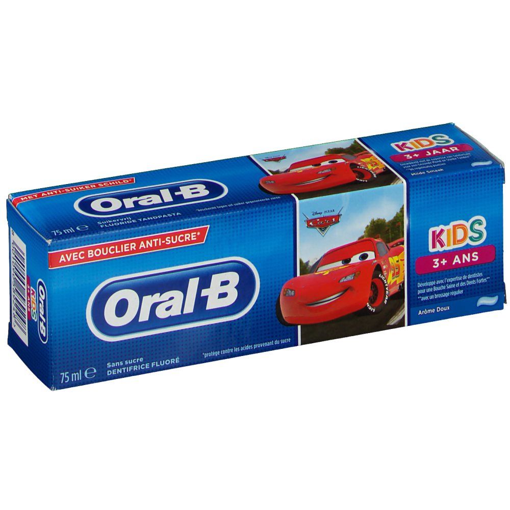 Emballage de dentifrice. Boîte bleue avec logo Oral-B et "KIDS 3+ ANS". Illustration de Flash McQueen.
