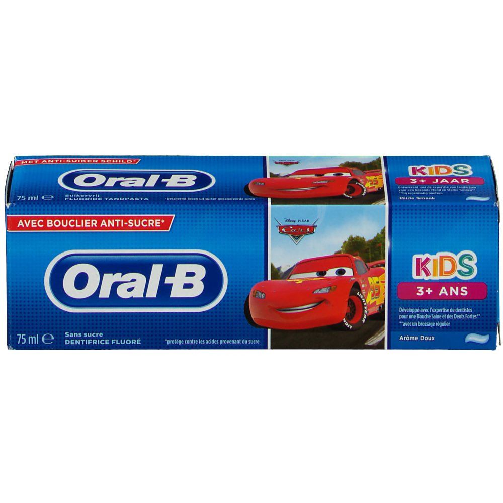 Emballage de dentifrice. Boîte bleue avec logo Oral-B et "KIDS 3+ ANS". Illustration de Flash McQueen.