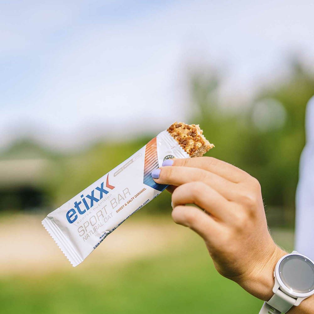 etixx Natural Oat Sport Bar süßer & salziger Karamell Geschmack