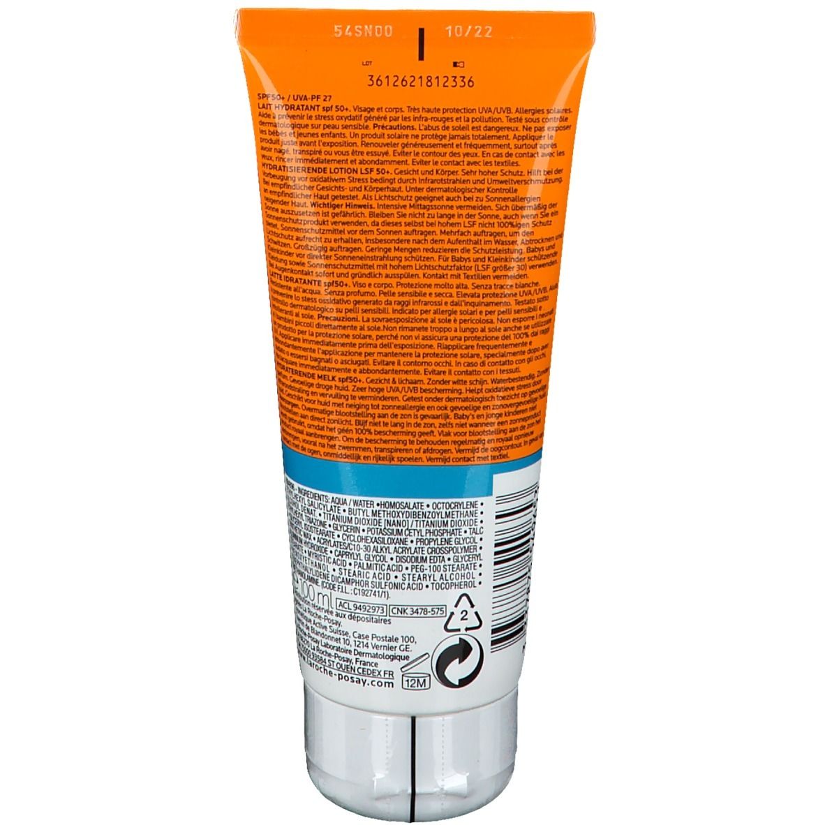 Rückseite einer Sonnenmilch-Tube. Text in mehreren Sprachen. Barcode und Recycling-Symbol. Orange-weiße Farbgebung.