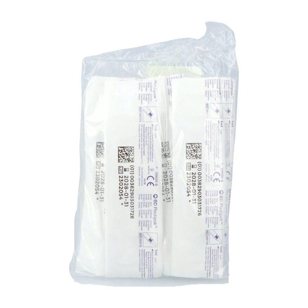 Verpackung mit mehreren weißen, rechteckigen Produkten. Aufdrucke mit Codes und Ablaufdatum. CE-Kennzeichnung.