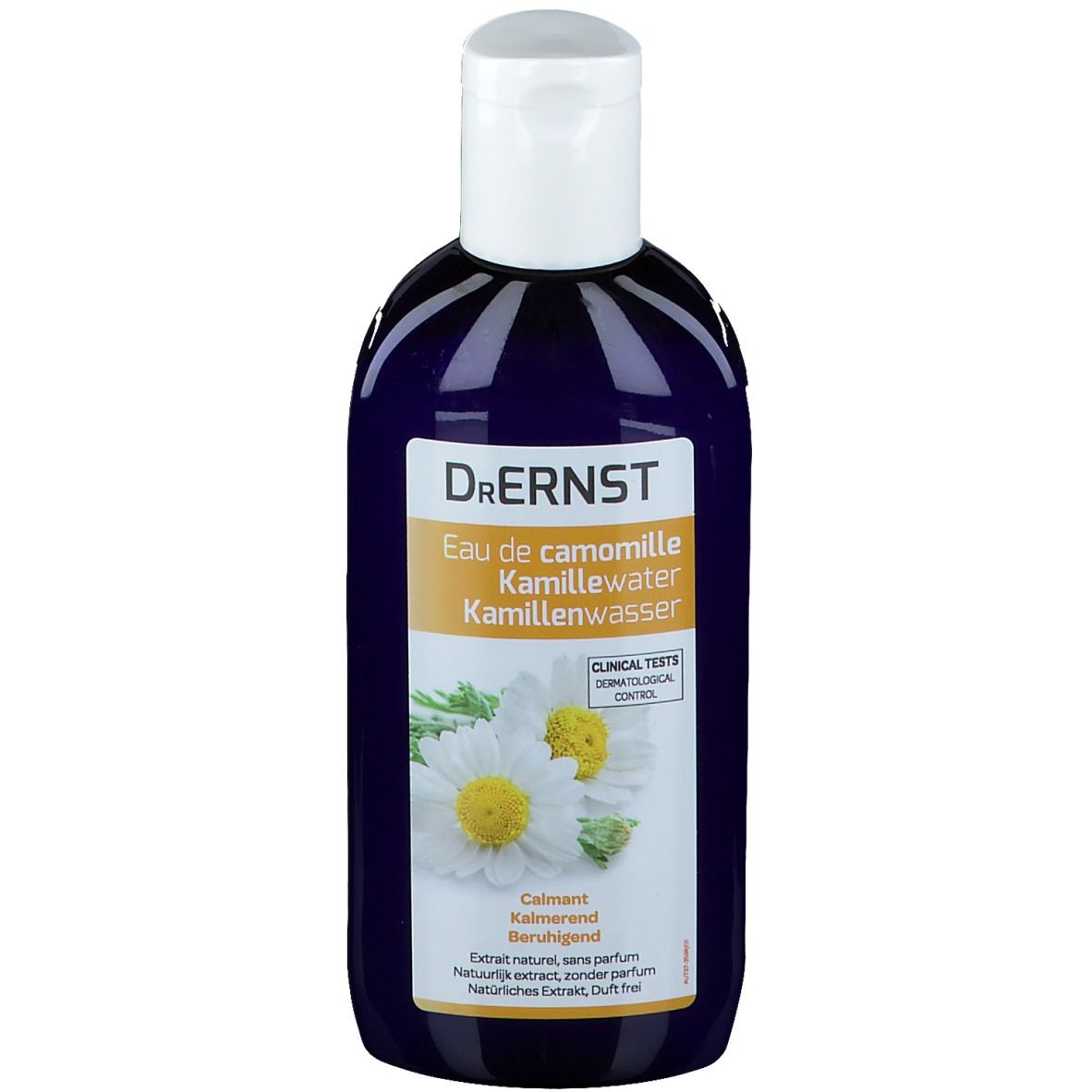 Dunkelblaue Flasche mit weißem Deckel. Aufschrift: Dr. Ernst, Eau de camomille Kamillenwasser. Etikett mit Kamillenblüten.