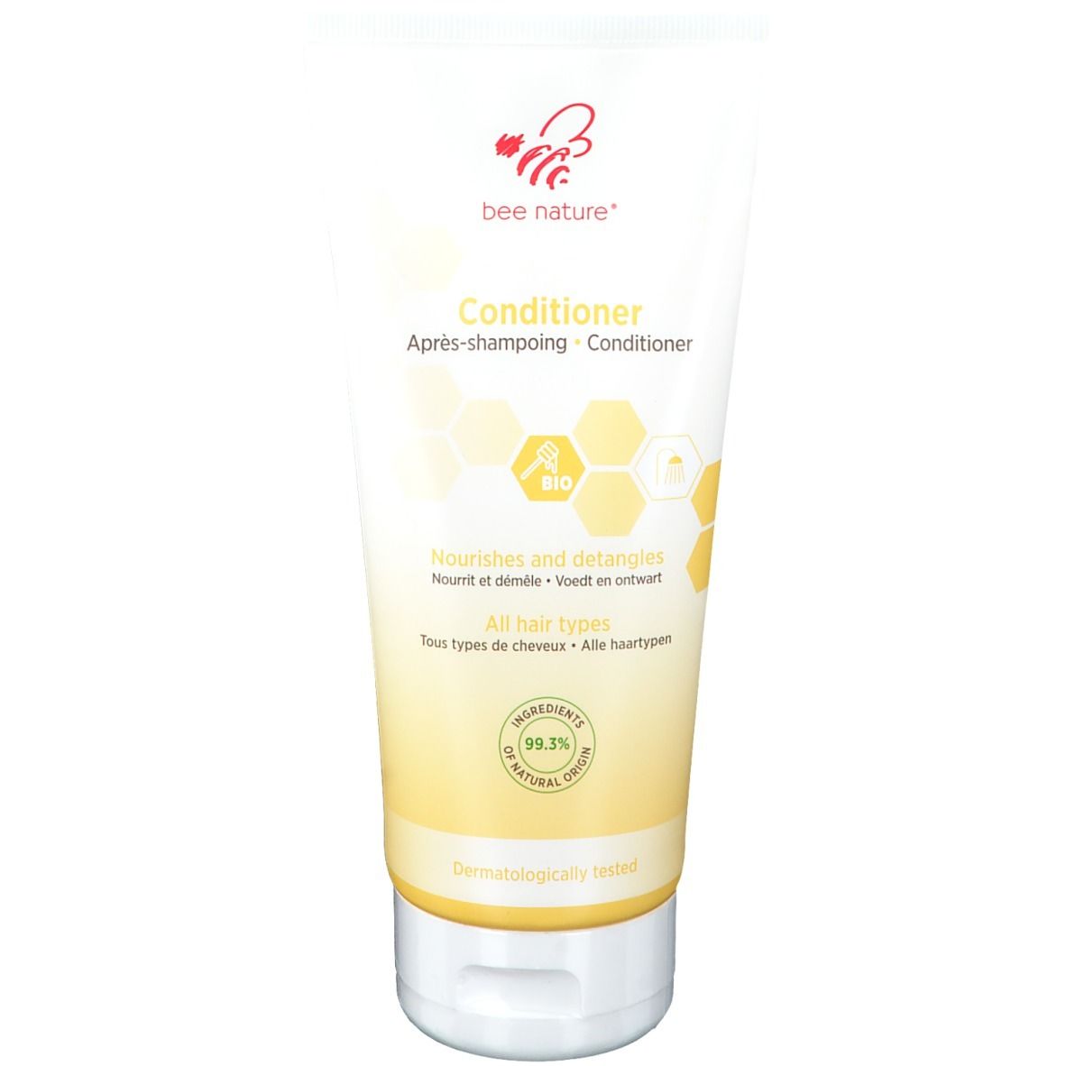 Creme-Tube mit Produktbezeichnung und Logo. Aufschrift: Conditioner. Enthält 99,3% natürliche Inhaltsstoffe.