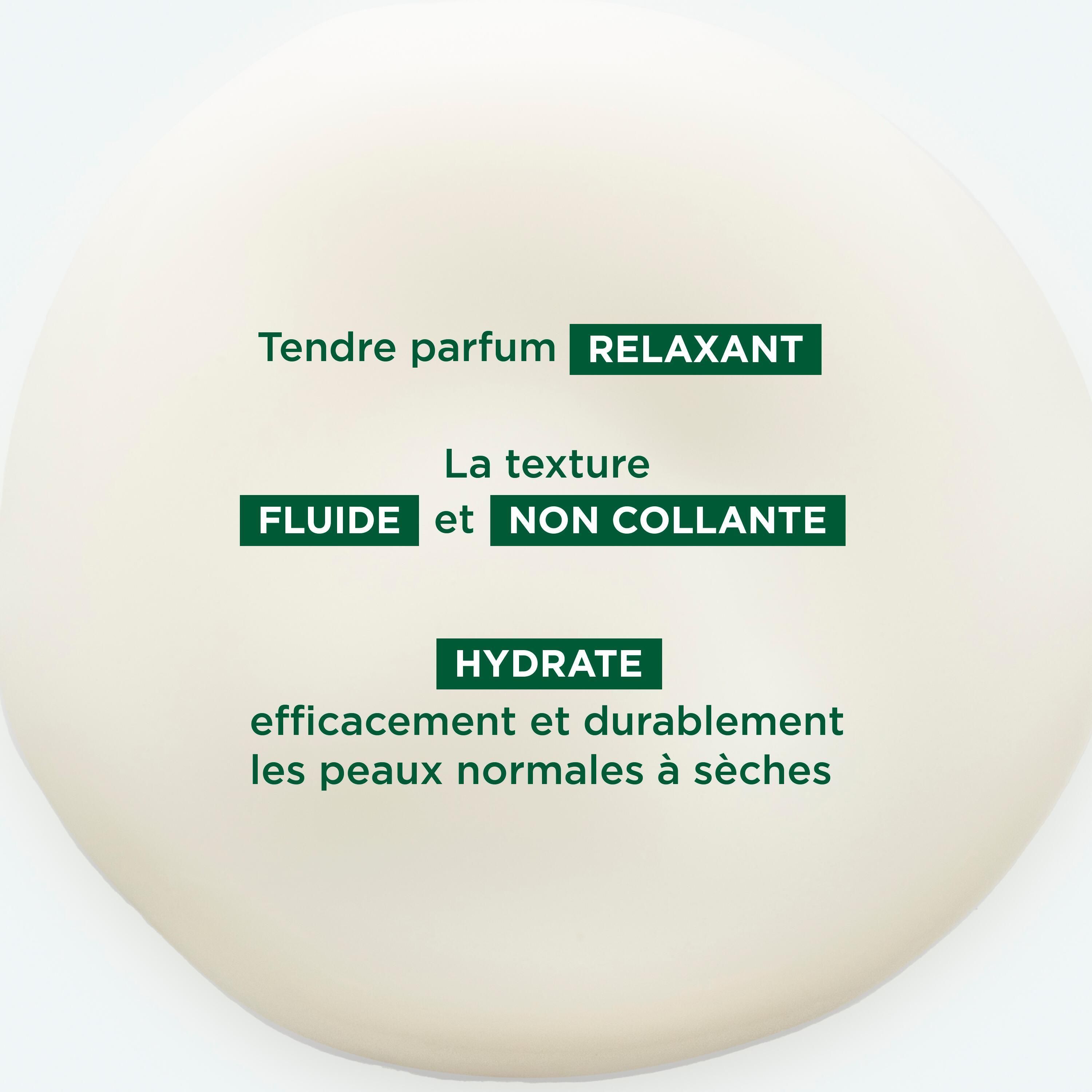 Gros plan de la crème. Texte: Tendre parfum relaxant, La texture fluide et non collante, Hydrate.