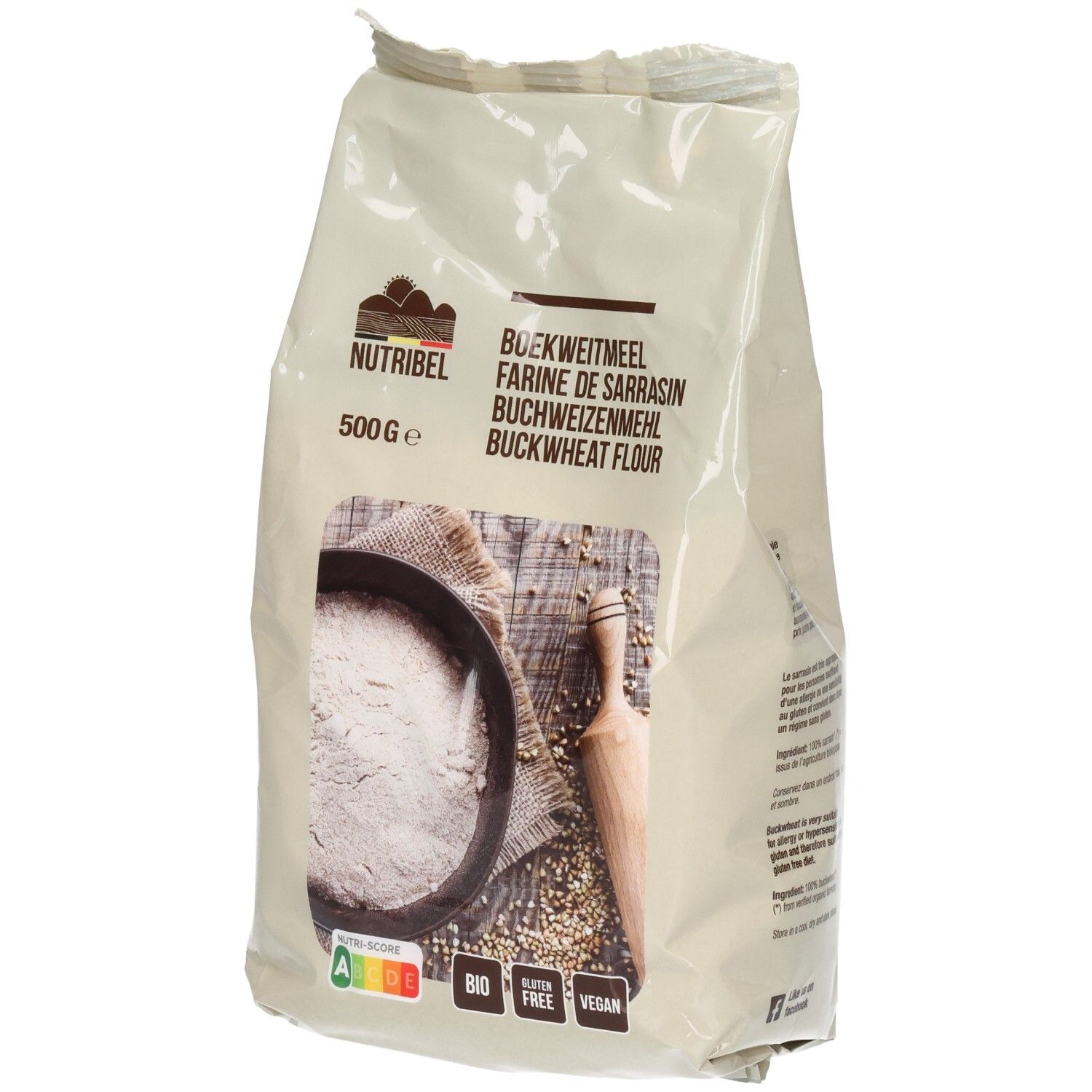 Beutel mit Nutribel Buchweizenmehl. Aufdrucke: Name, Produktbezeichnung, Gewicht, Bio-Siegel, glutenfrei, vegan.
