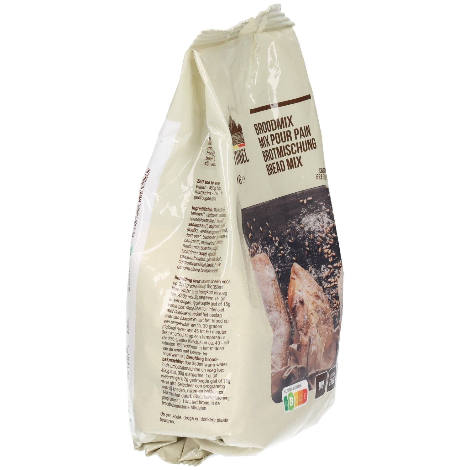 Beutel mit Brotbackmischung, seitliche Ansicht. Aufdrucke: Nutribel, Broodmix, Bio, glutenfrei. Text.
