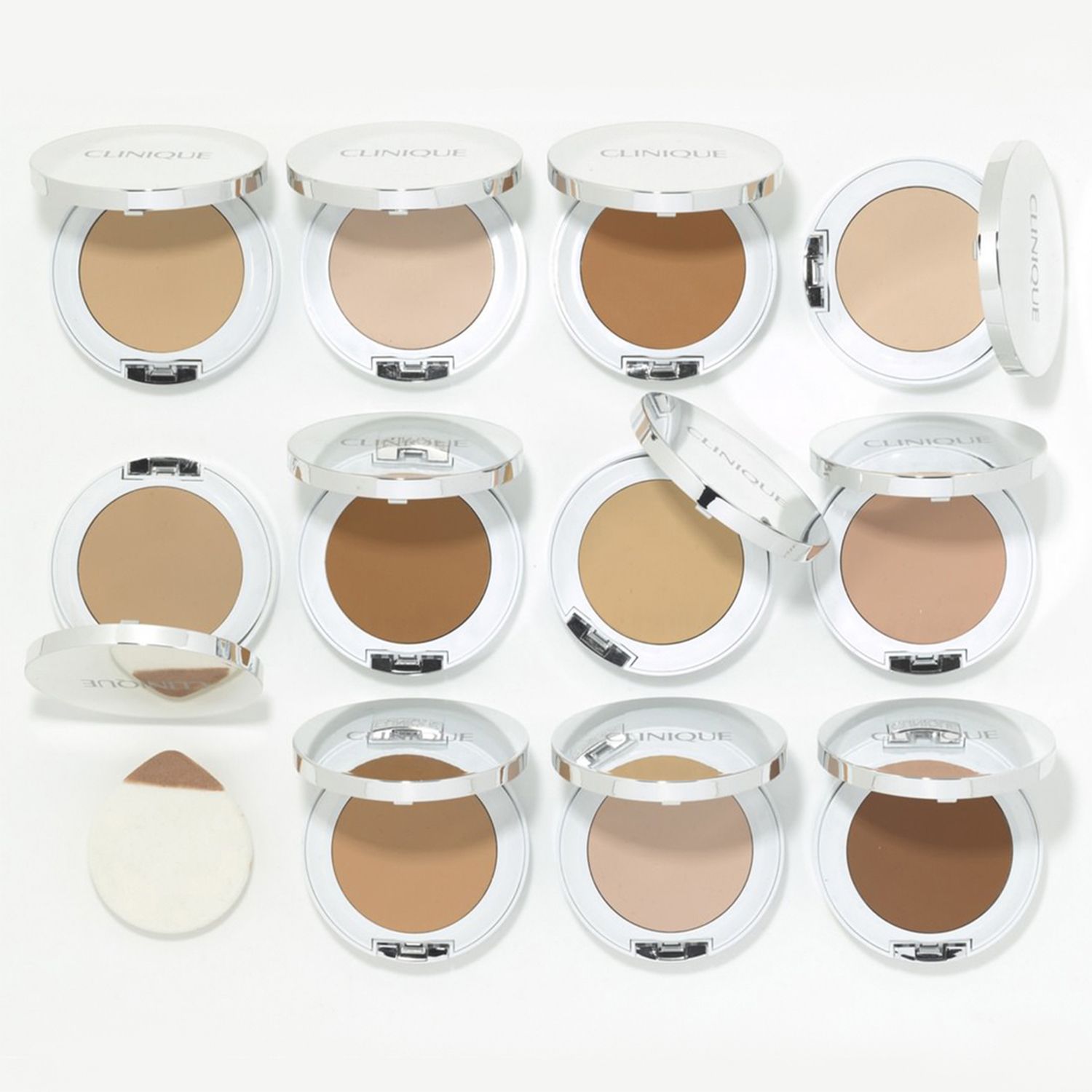 Clinique Beyond Perfektionierendes Puder Elfenbein
