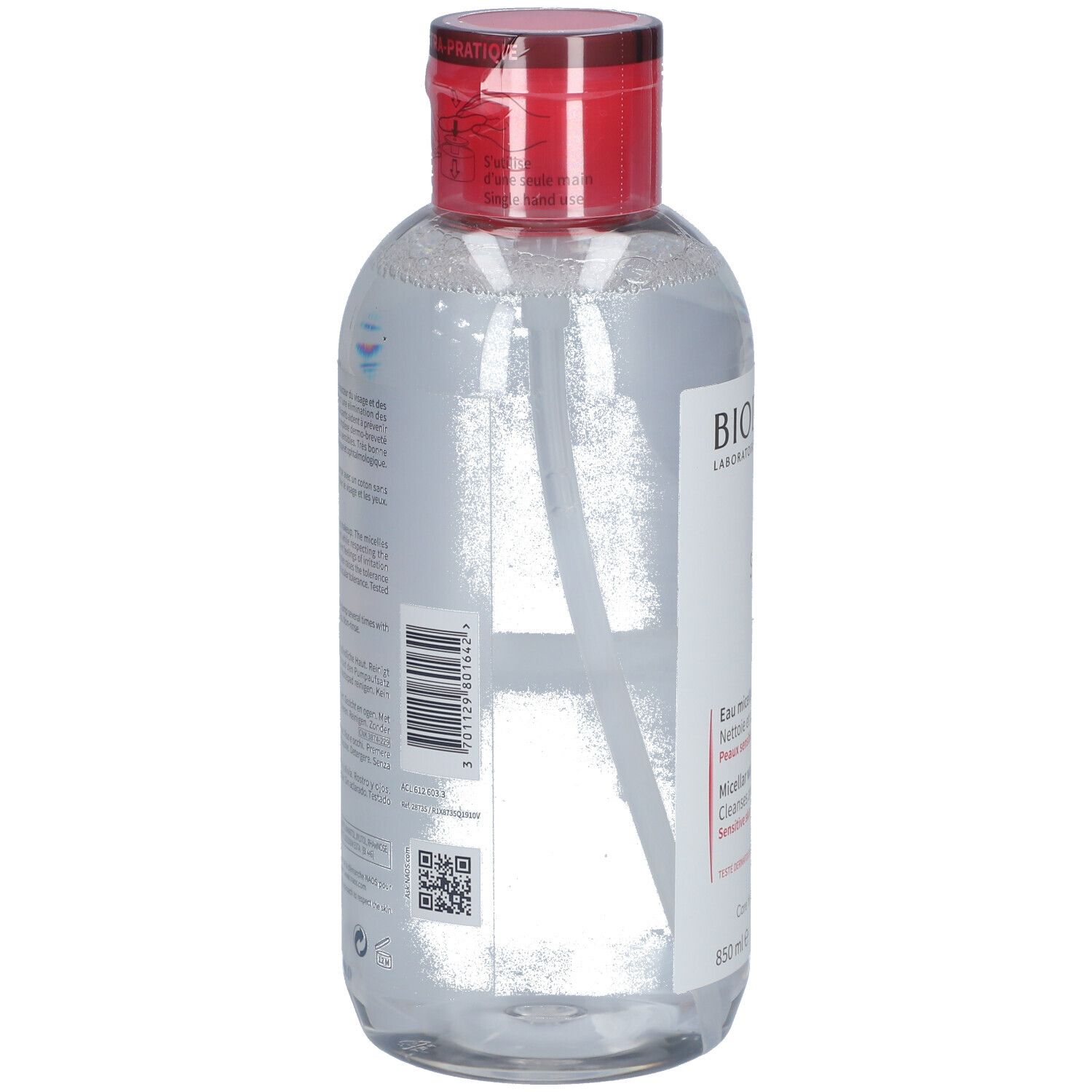Rückseite einer transparenten Flasche mit rotem Verschluss. Text: BIODERMA Sensibio H2O. Für empfindliche Haut. QR-Code.